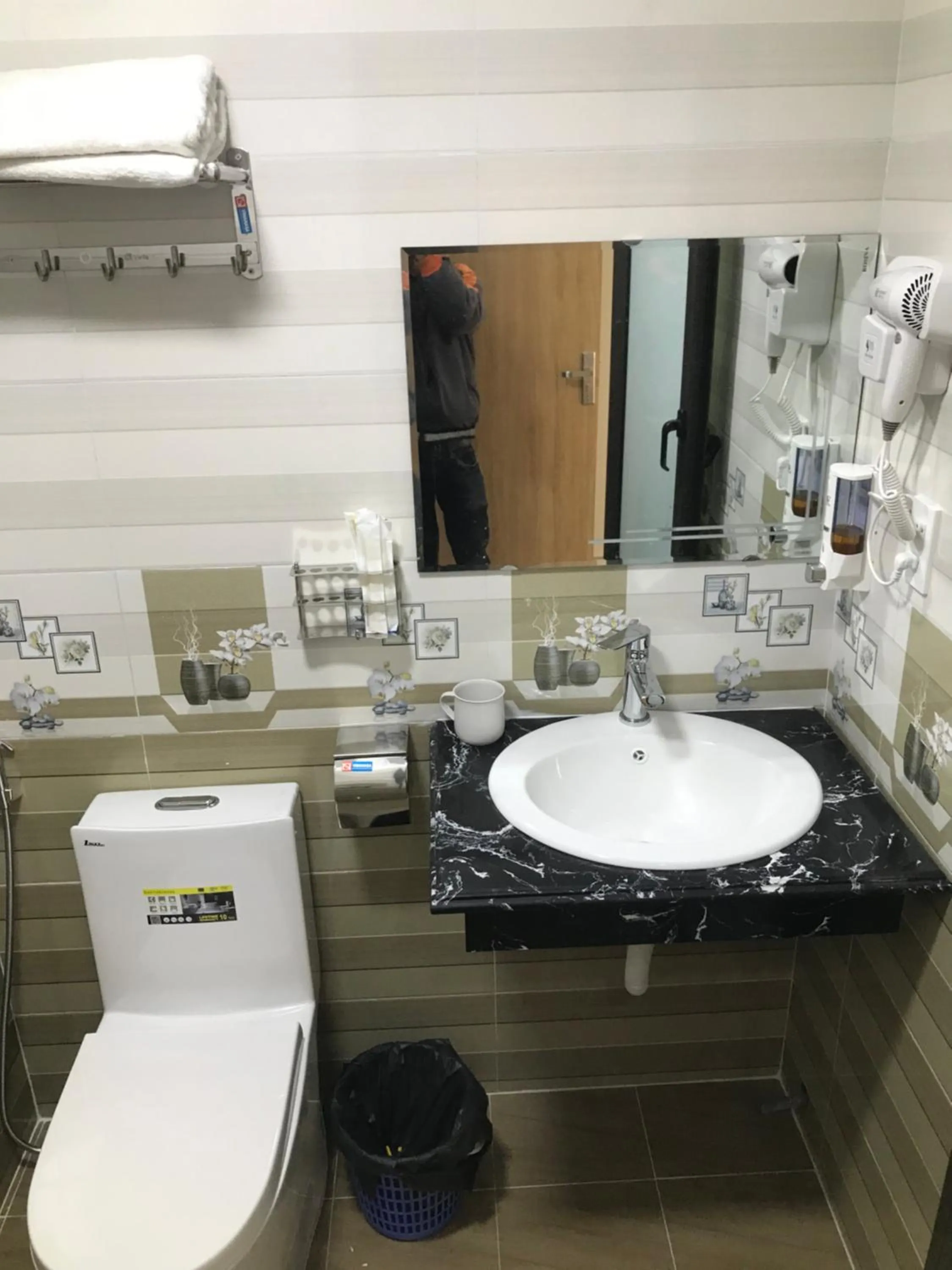 Toilet in Sea Balcony Hotel