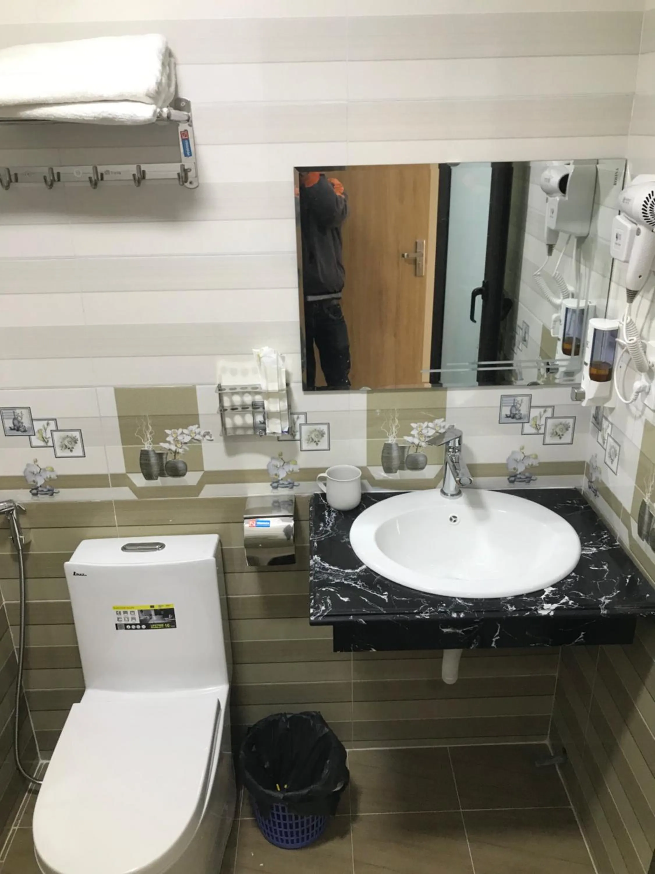 Toilet in Sea Balcony Hotel