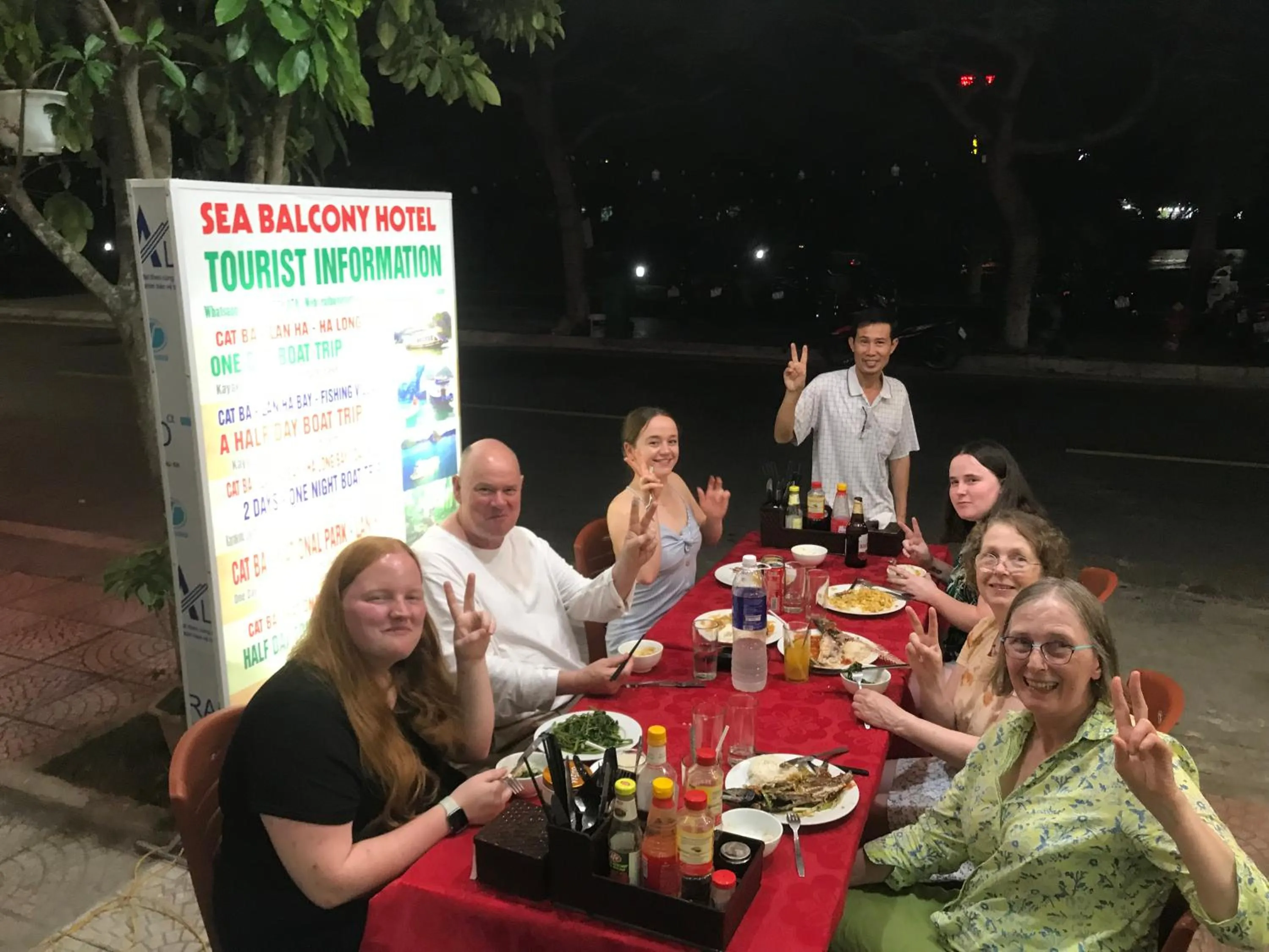 Restaurant/places to eat in Sea Balcony Hotel