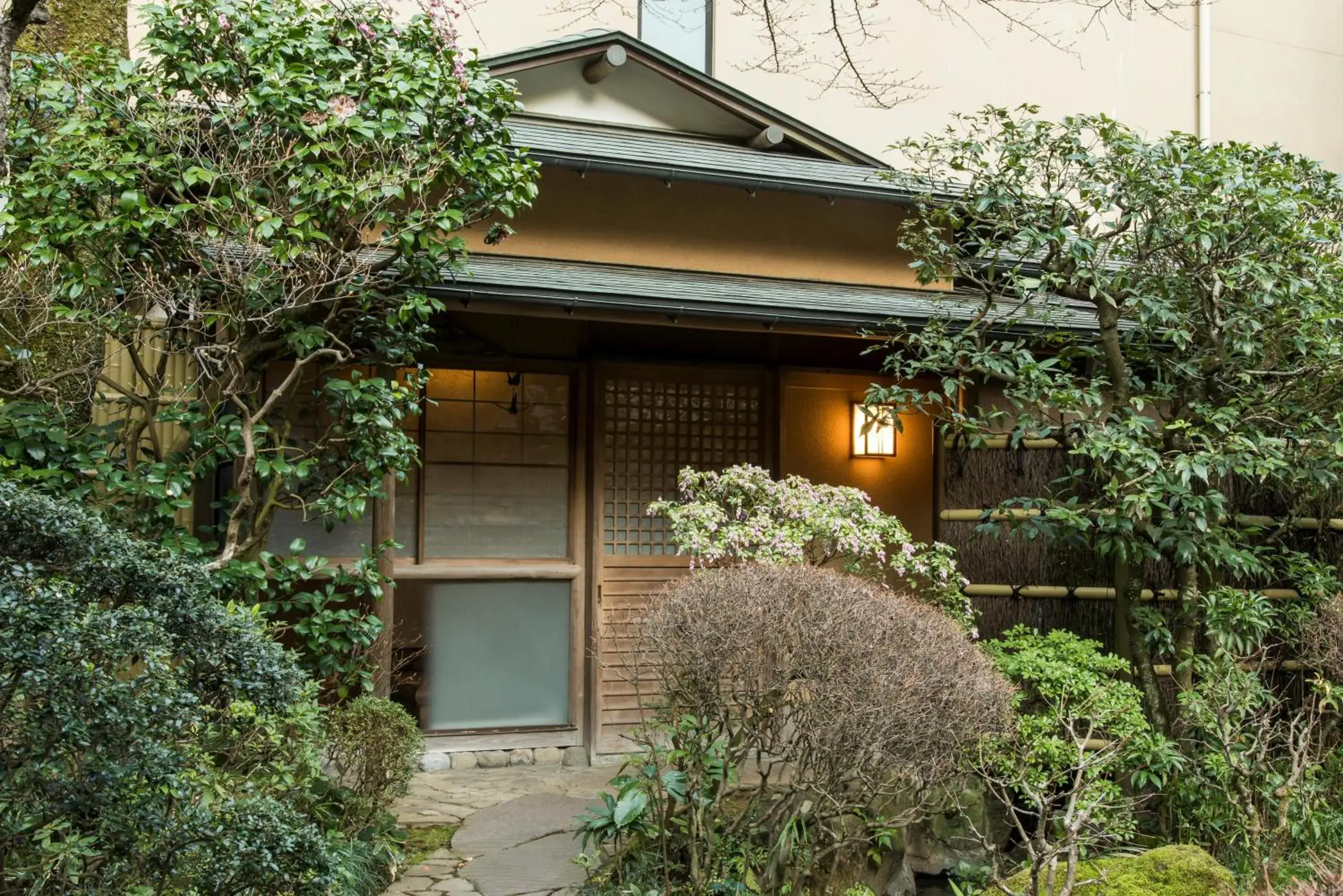 Property building in Yamagaso Property building in Yamagaso