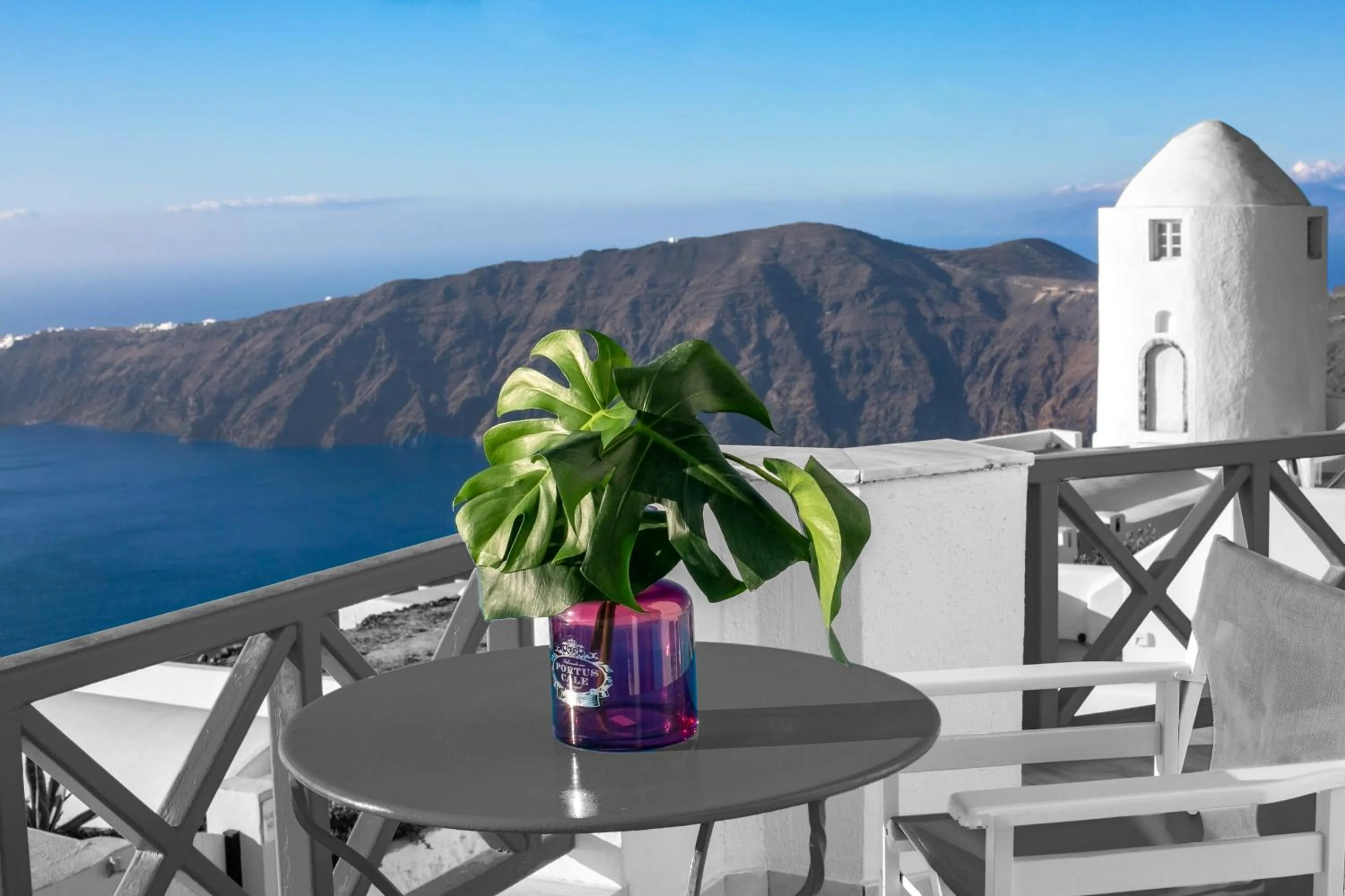 Photo of the whole room in Abelonas Retreat