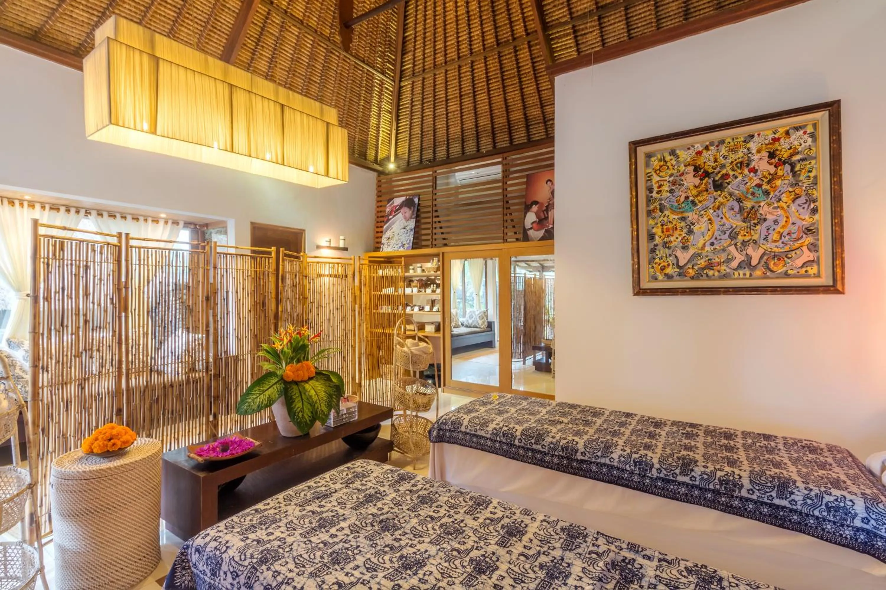 Massage, Bed in Puri Taman Sari Resort