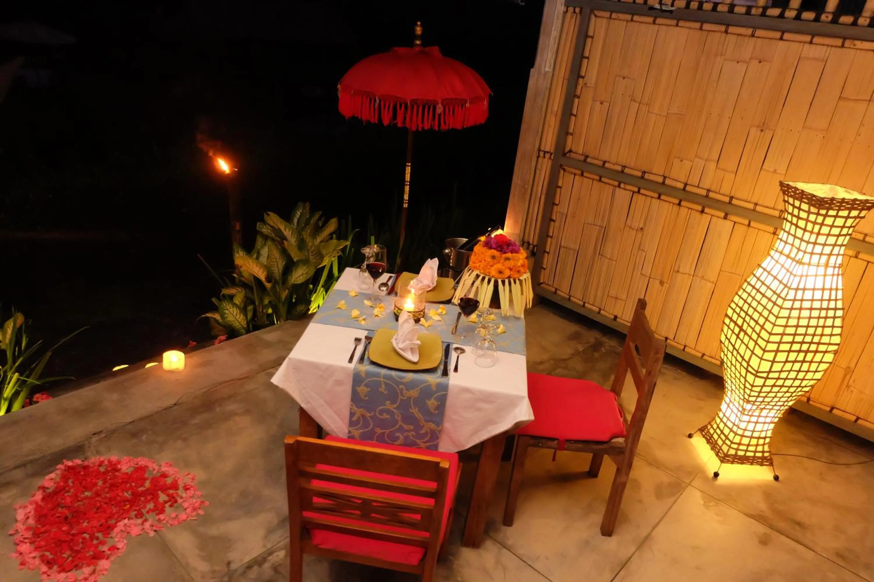 Area and facilities in Puri Taman Sari Resort