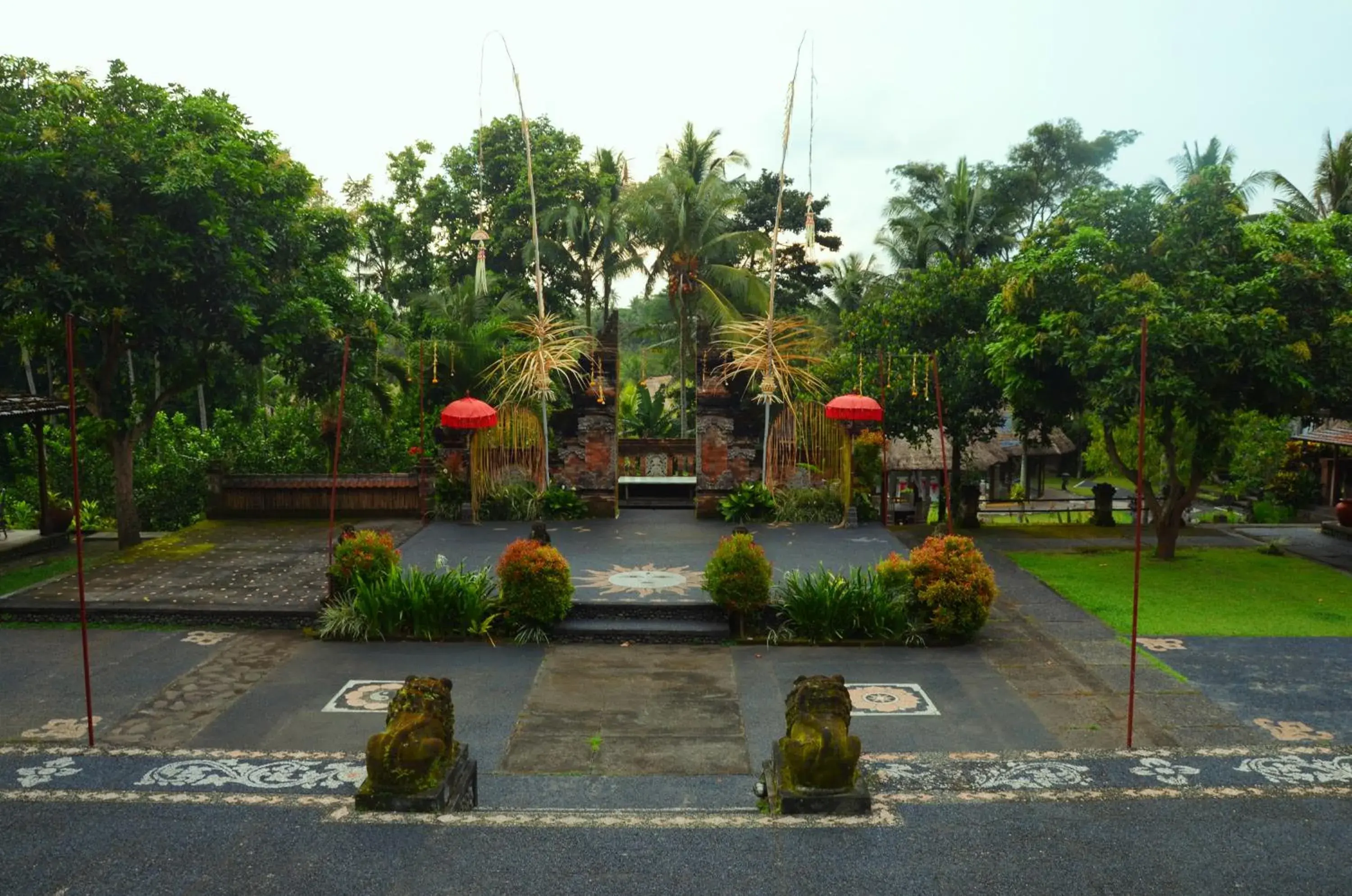 Property building in Puri Taman Sari Resort Property building in Puri Taman Sari Resort