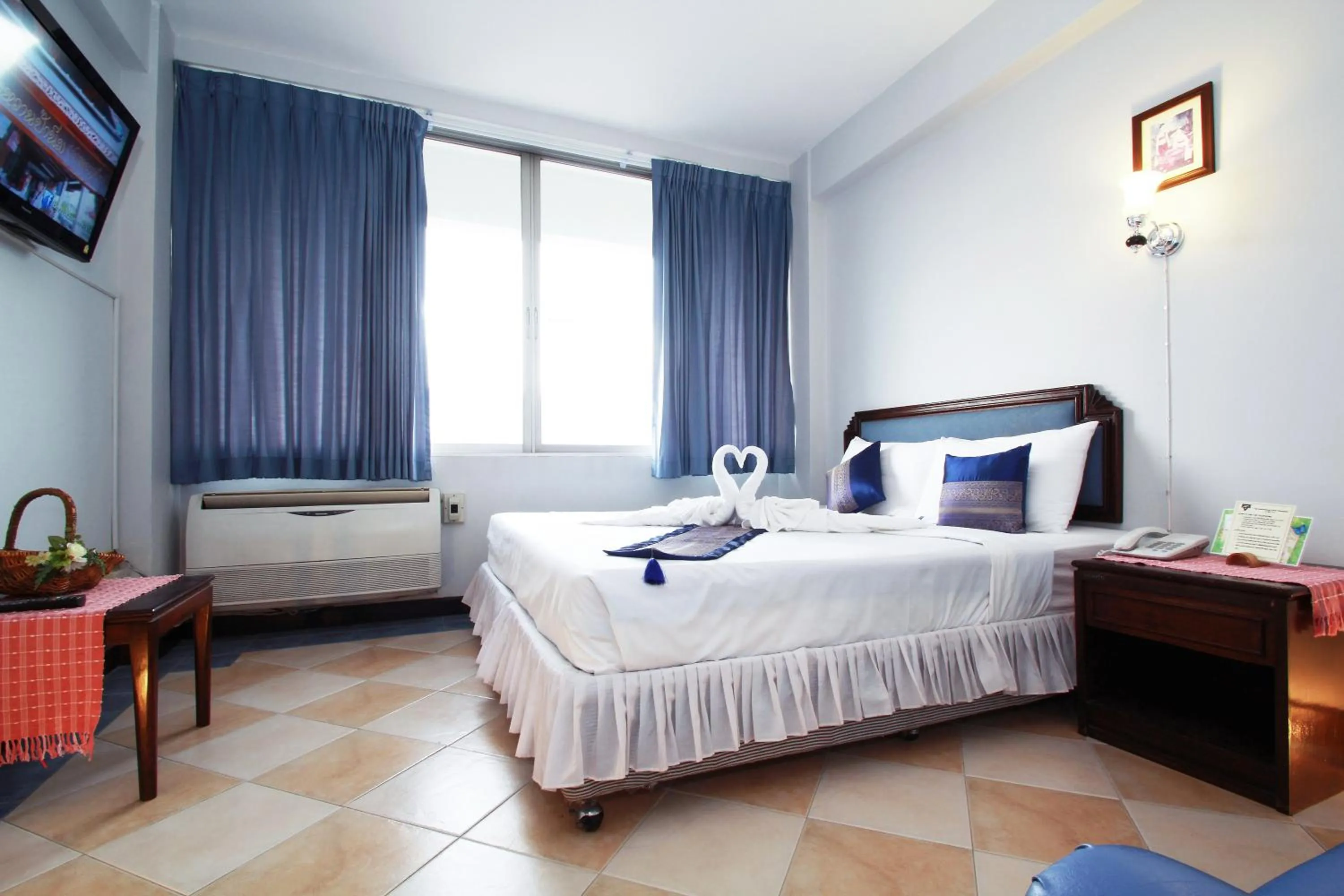 Day, Bed in The International Hotel Chiang Mai - YMCA