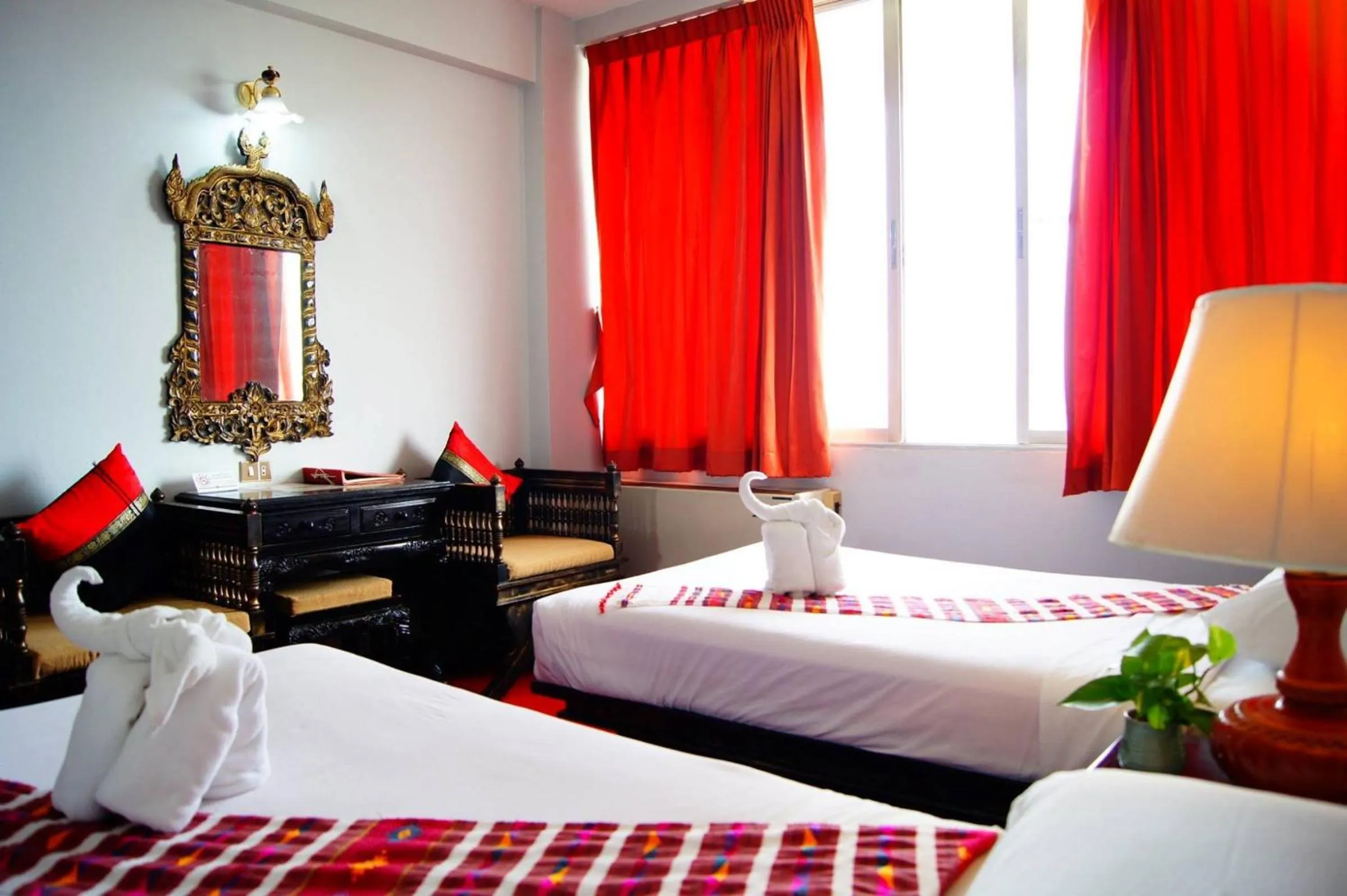 Bed in The International Hotel Chiang Mai - YMCA