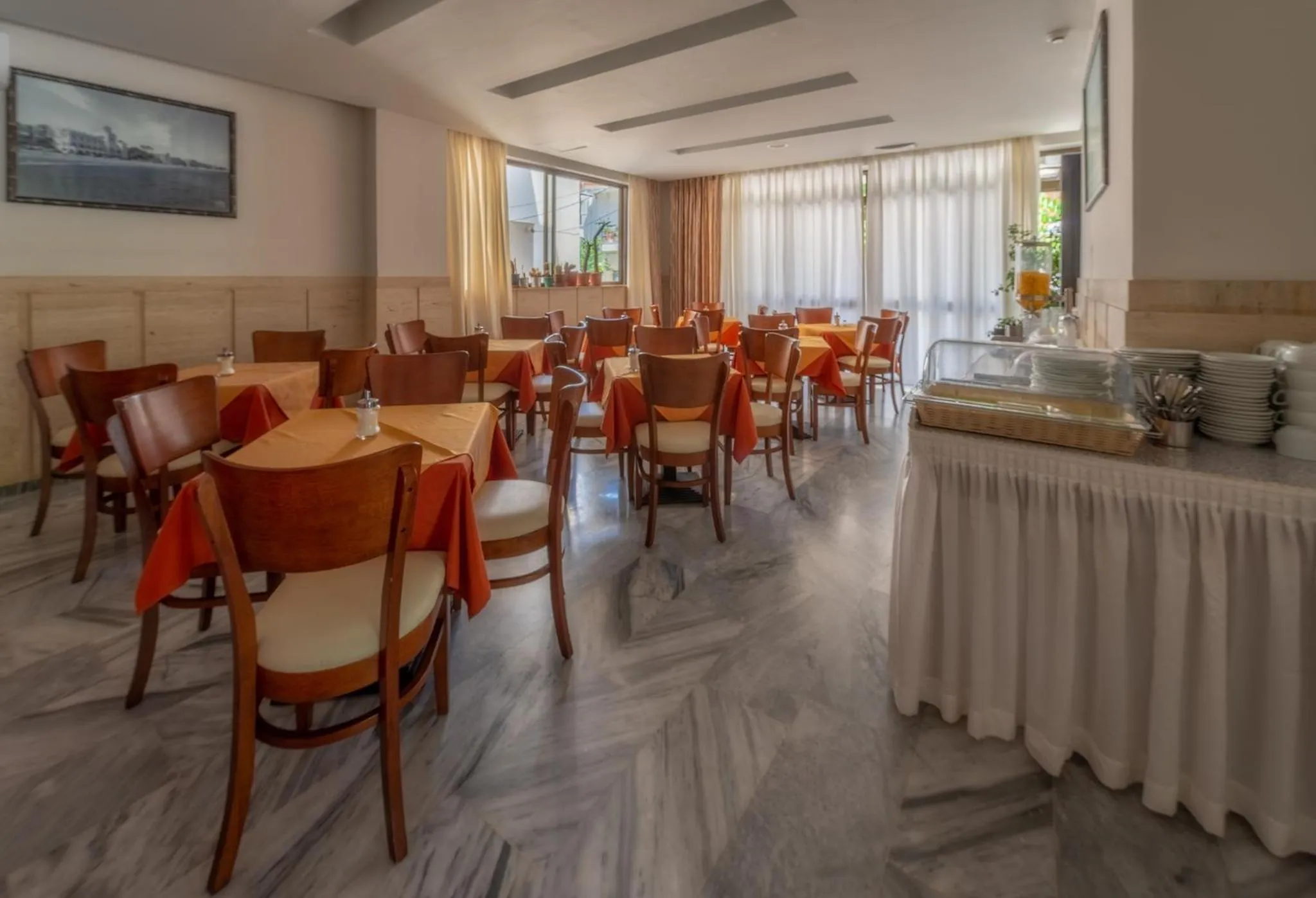 Restaurant/places to eat in Dimitris Paritsa Hotel