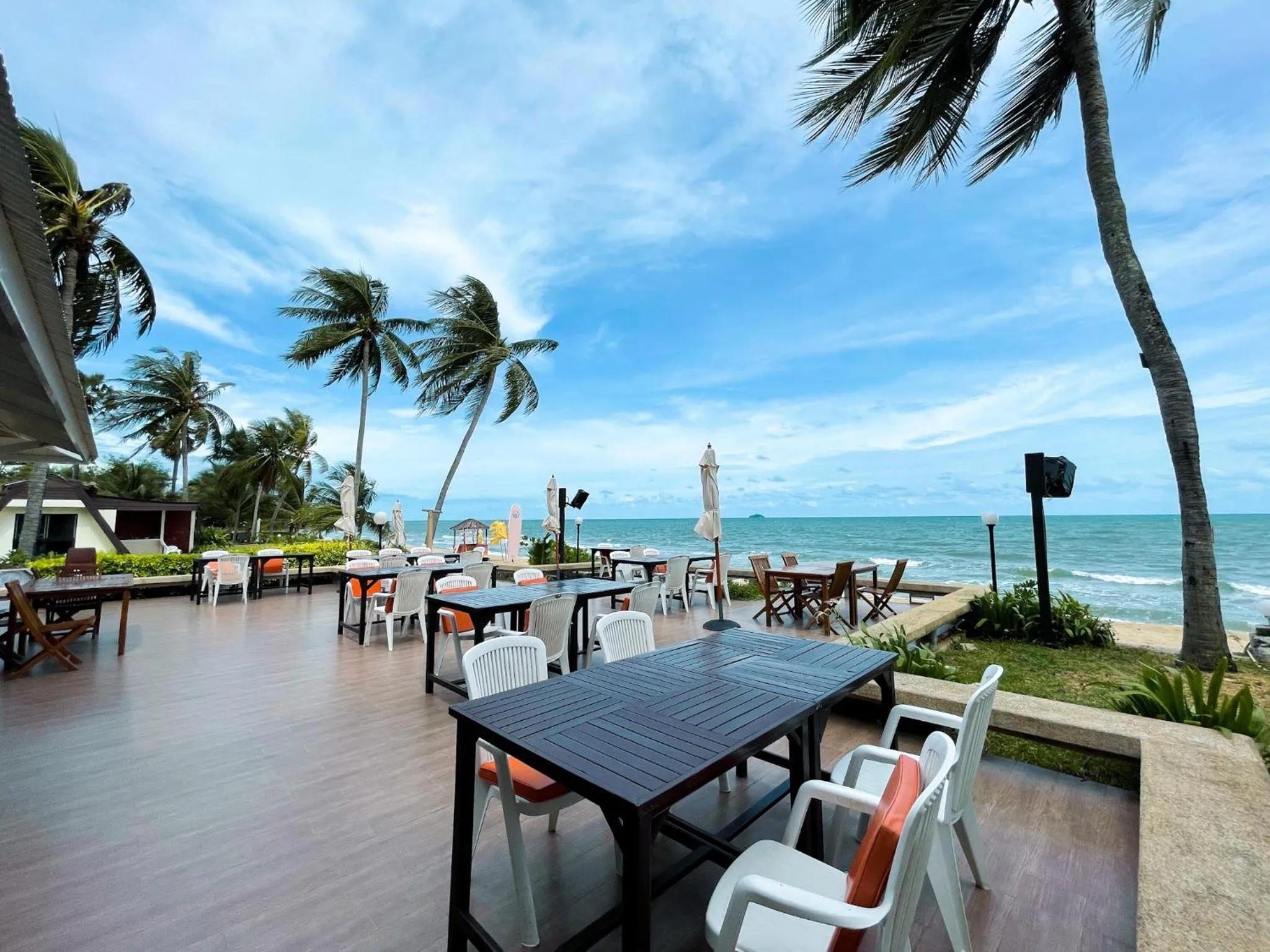 Restaurant/places to eat in Rayong Chalet Resort