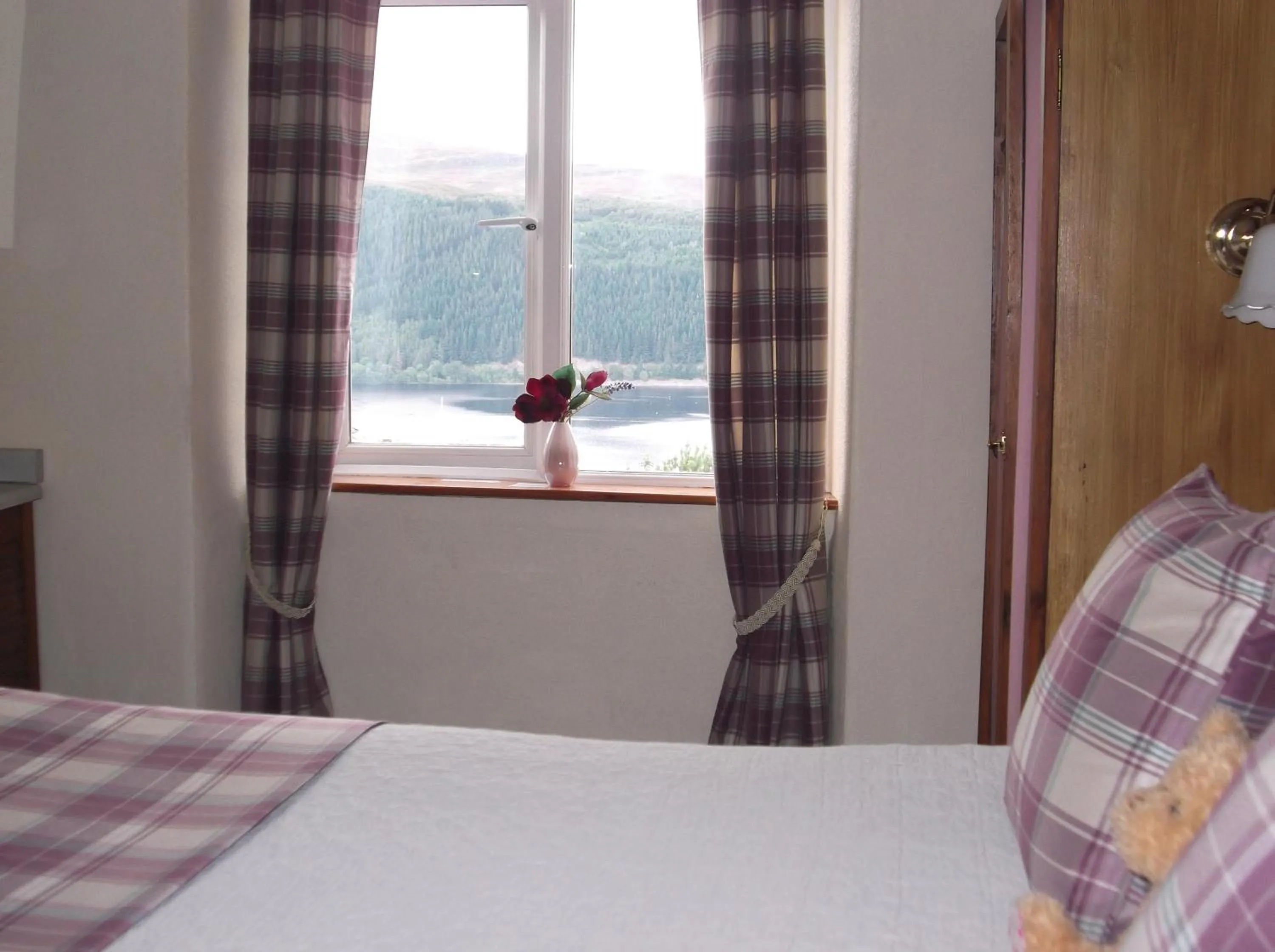 View (from property/room), Bed in Foyers Roost