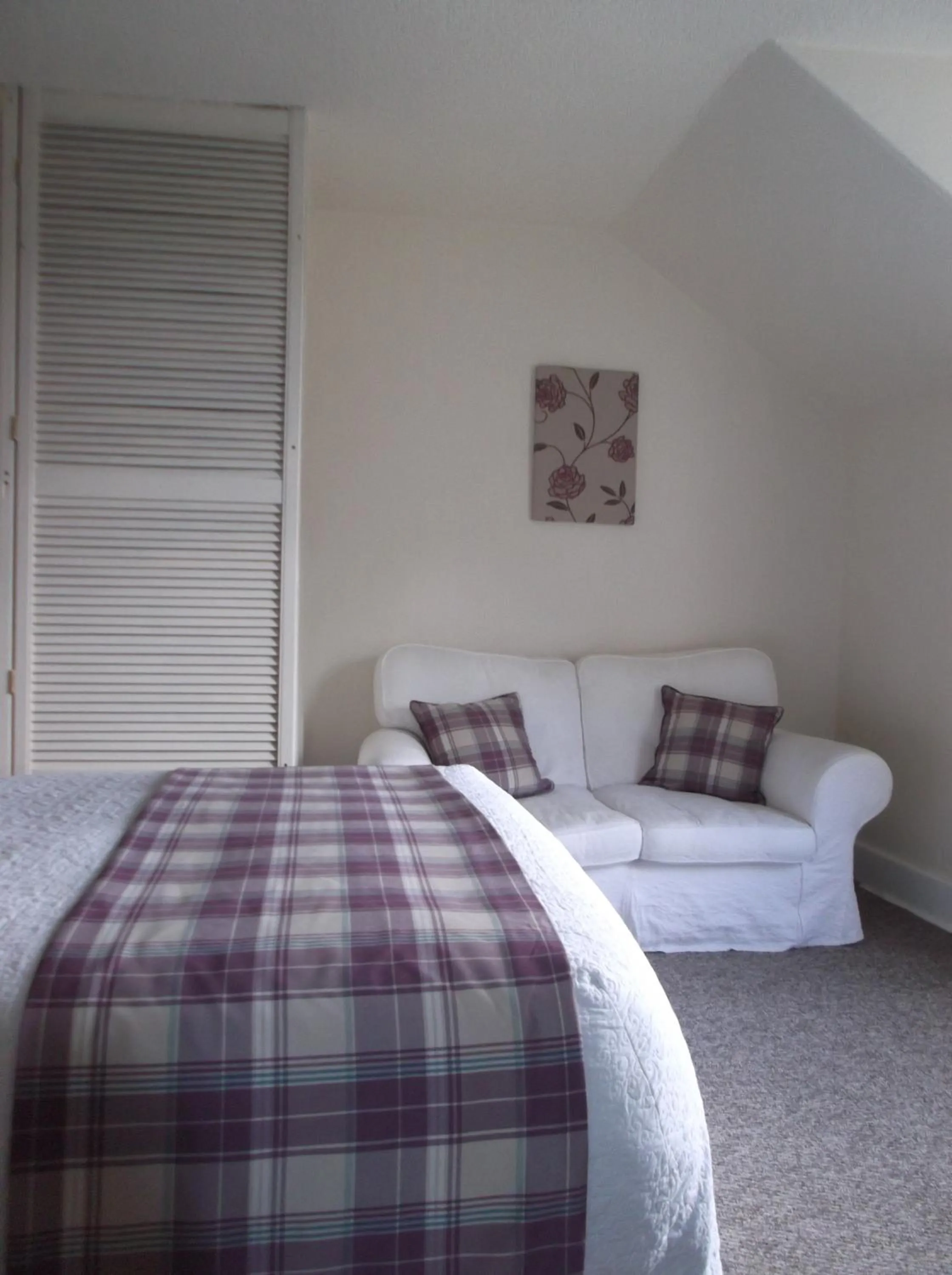 Bedroom, Bed in Foyers Roost