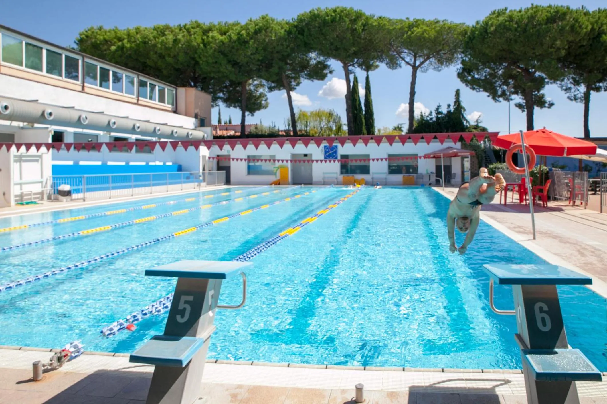 Swimming pool in AutoHotel