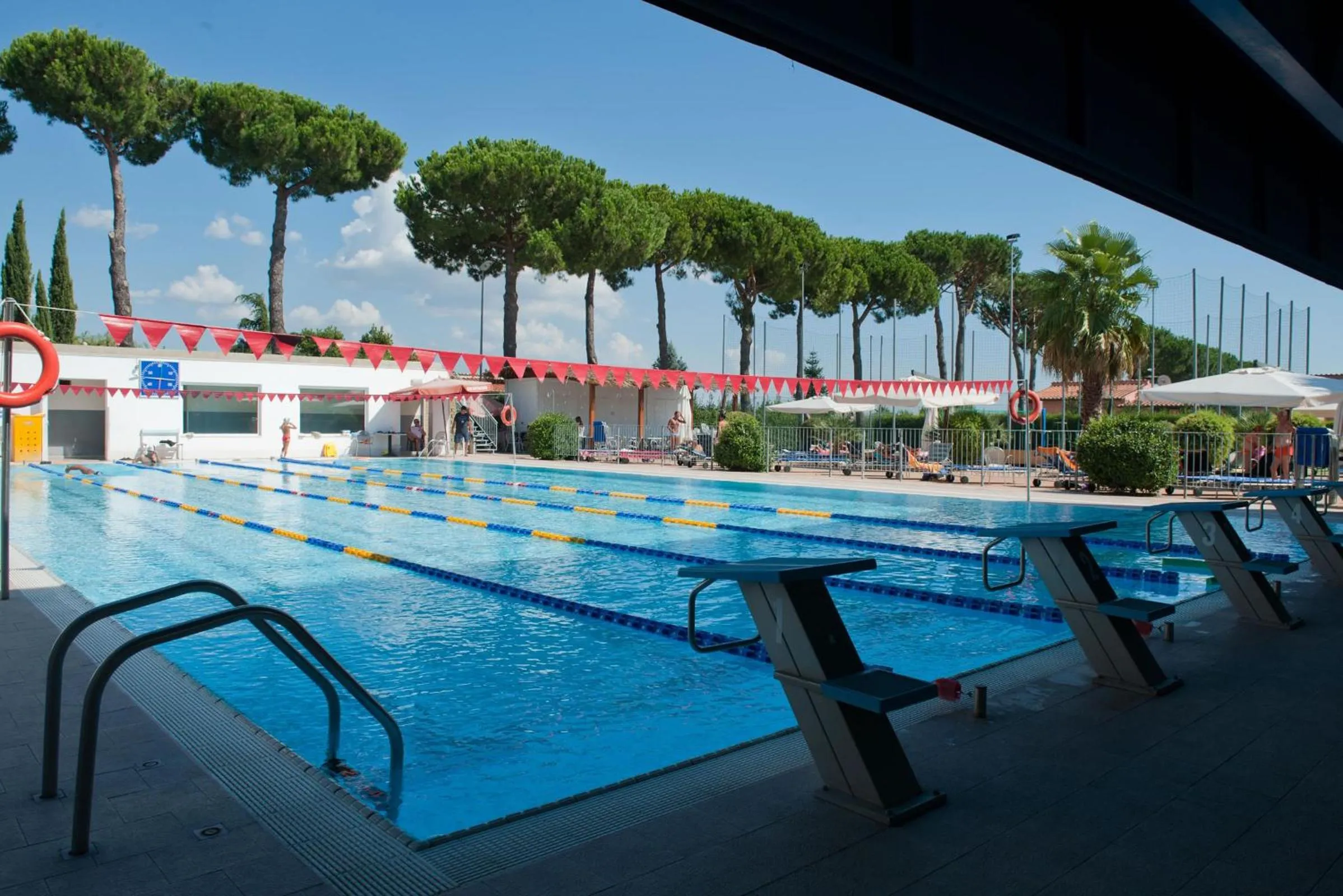 Swimming pool in AutoHotel