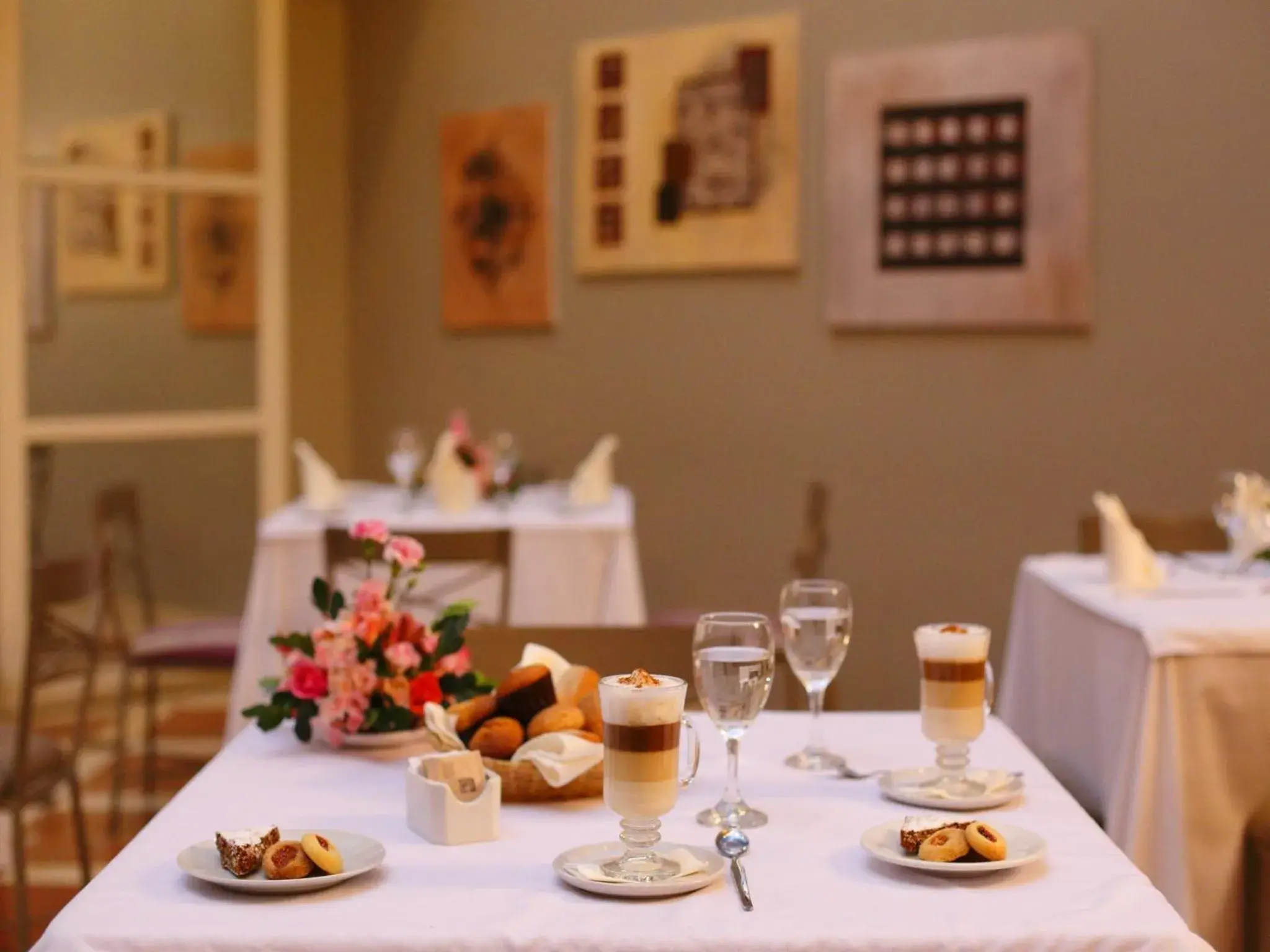 Restaurant/places to eat in Suites del Bosque Hotel Restaurant/places to eat in Suites del Bosque Hotel