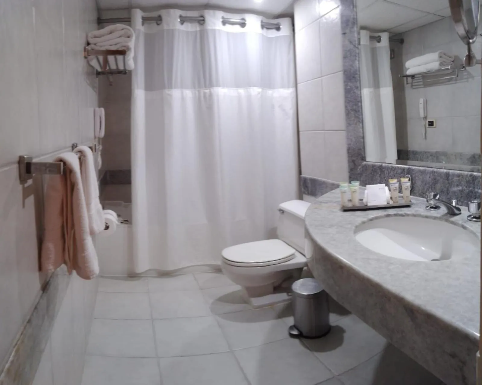 Bathroom in Suites del Bosque Hotel