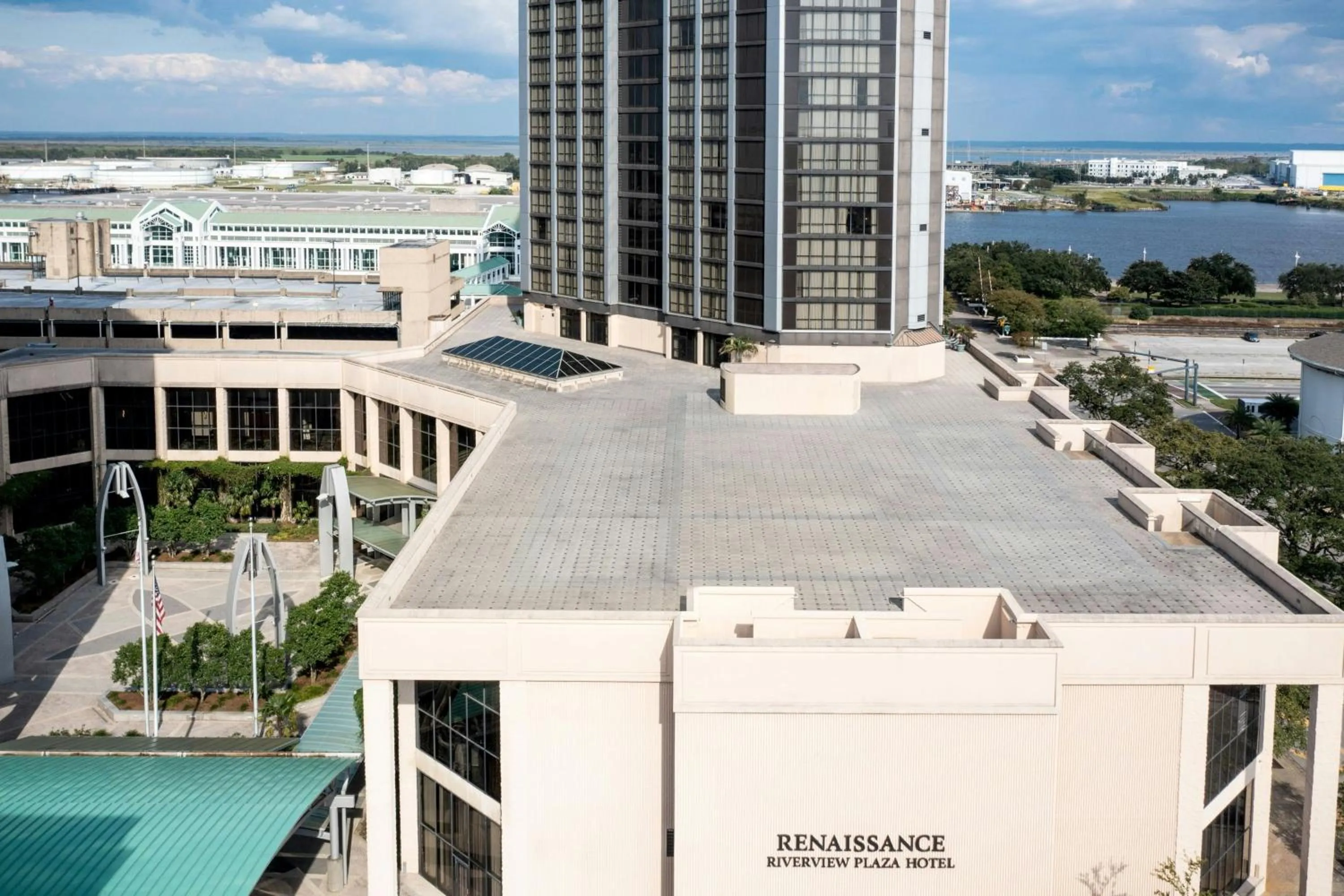 Property building in Renaissance Mobile Riverview Plaza Hotel