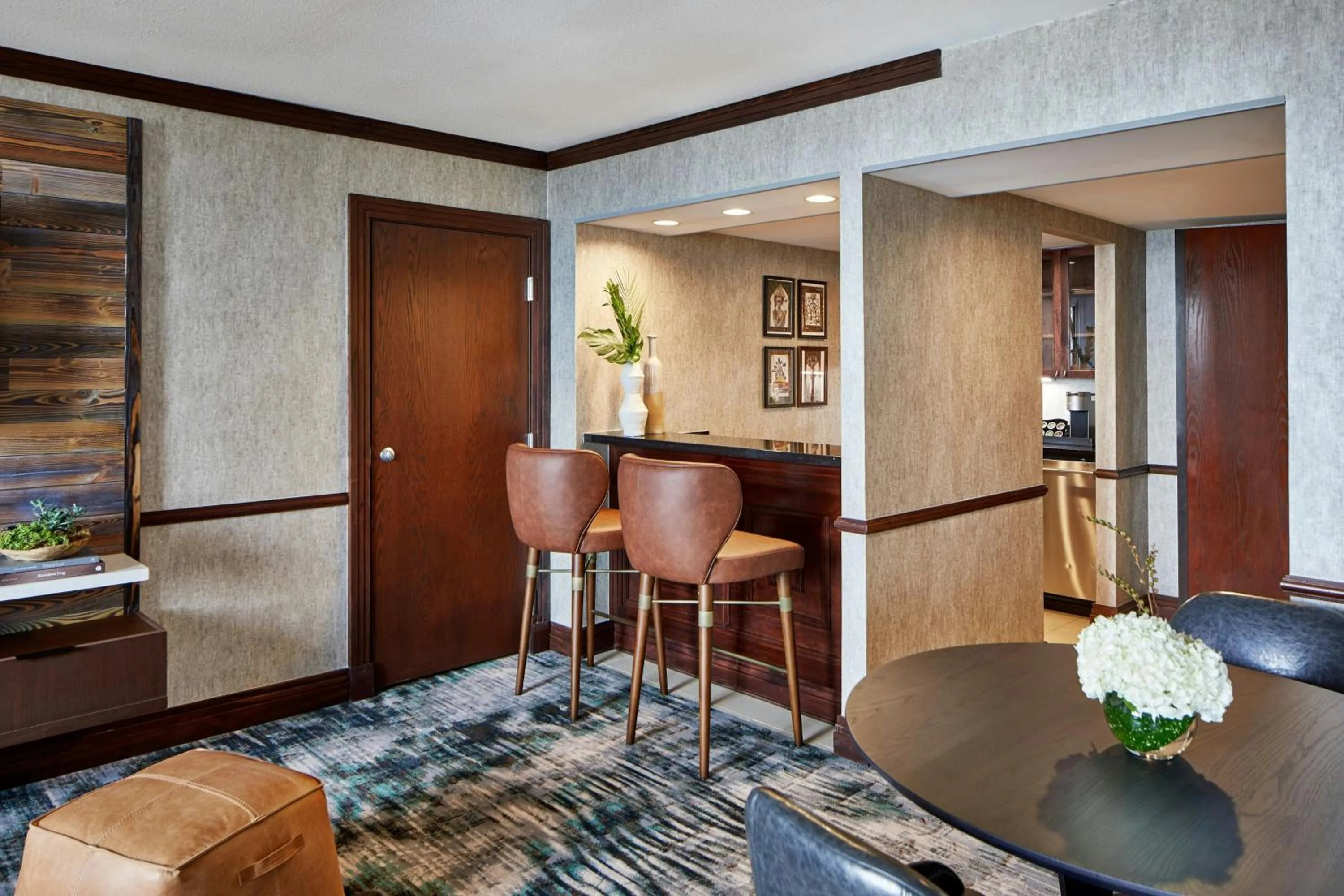 Bedroom in Renaissance Mobile Riverview Plaza Hotel