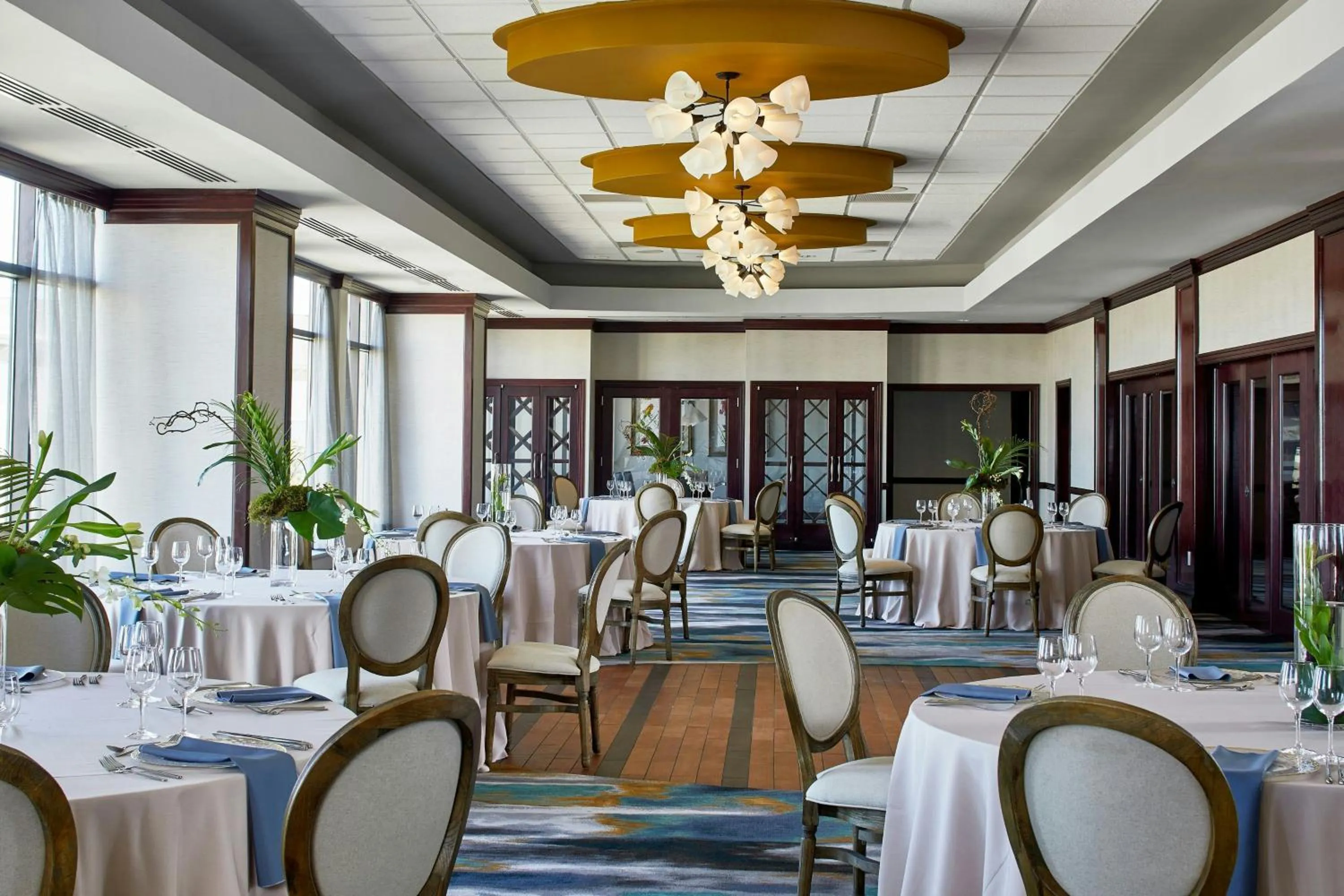 Lobby or reception in Renaissance Mobile Riverview Plaza Hotel