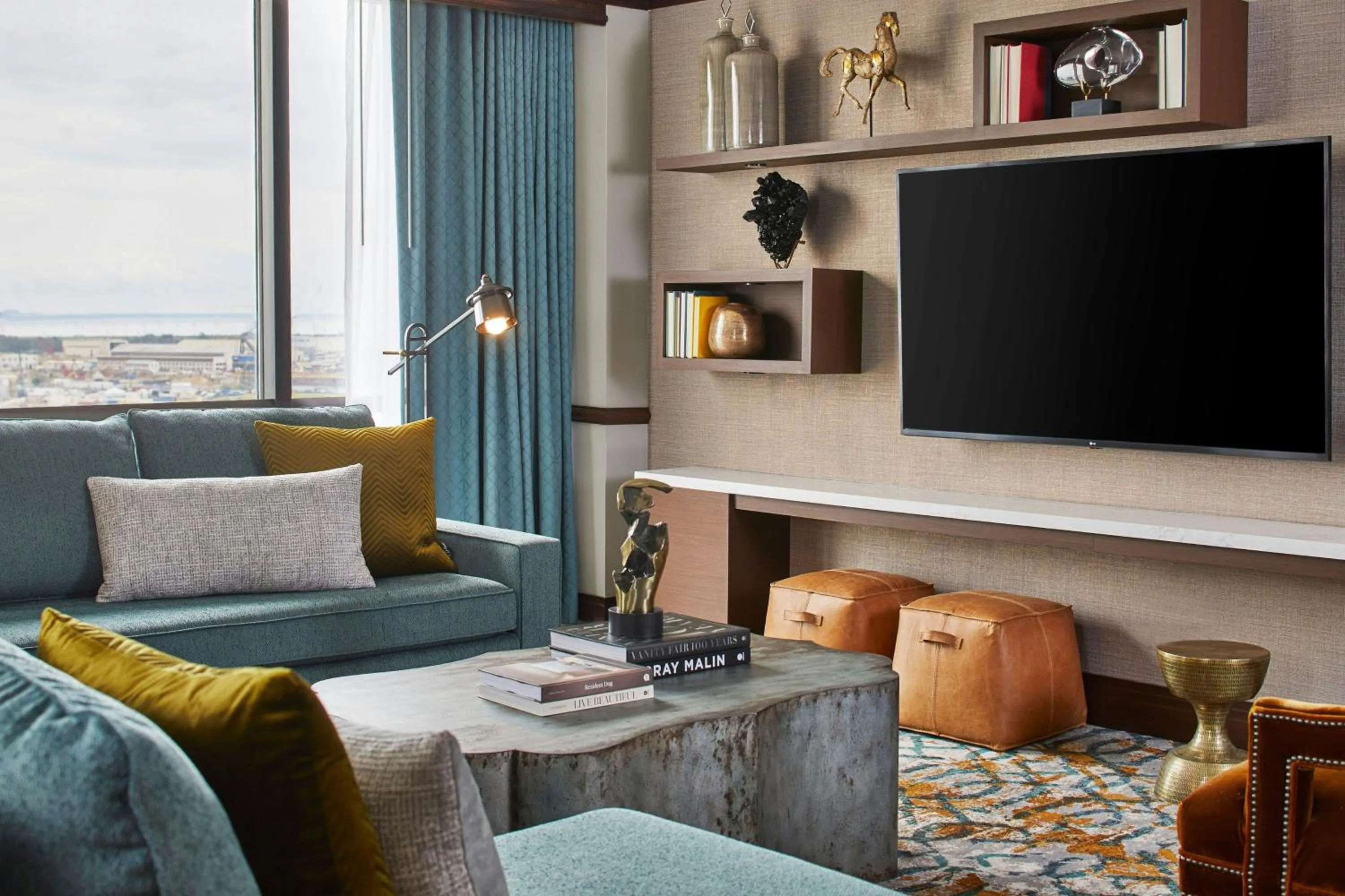 Bedroom in Renaissance Mobile Riverview Plaza Hotel