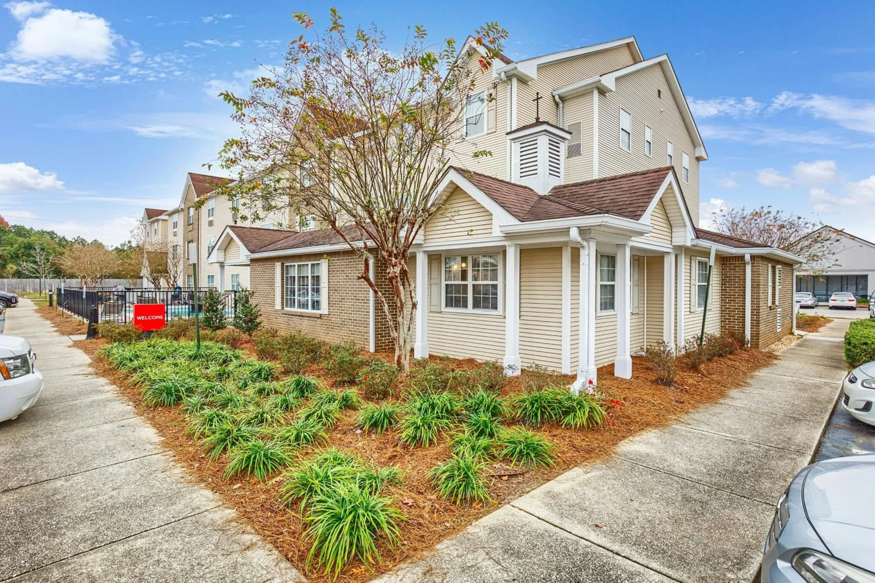 Property building in TownePlace Suites Mobile