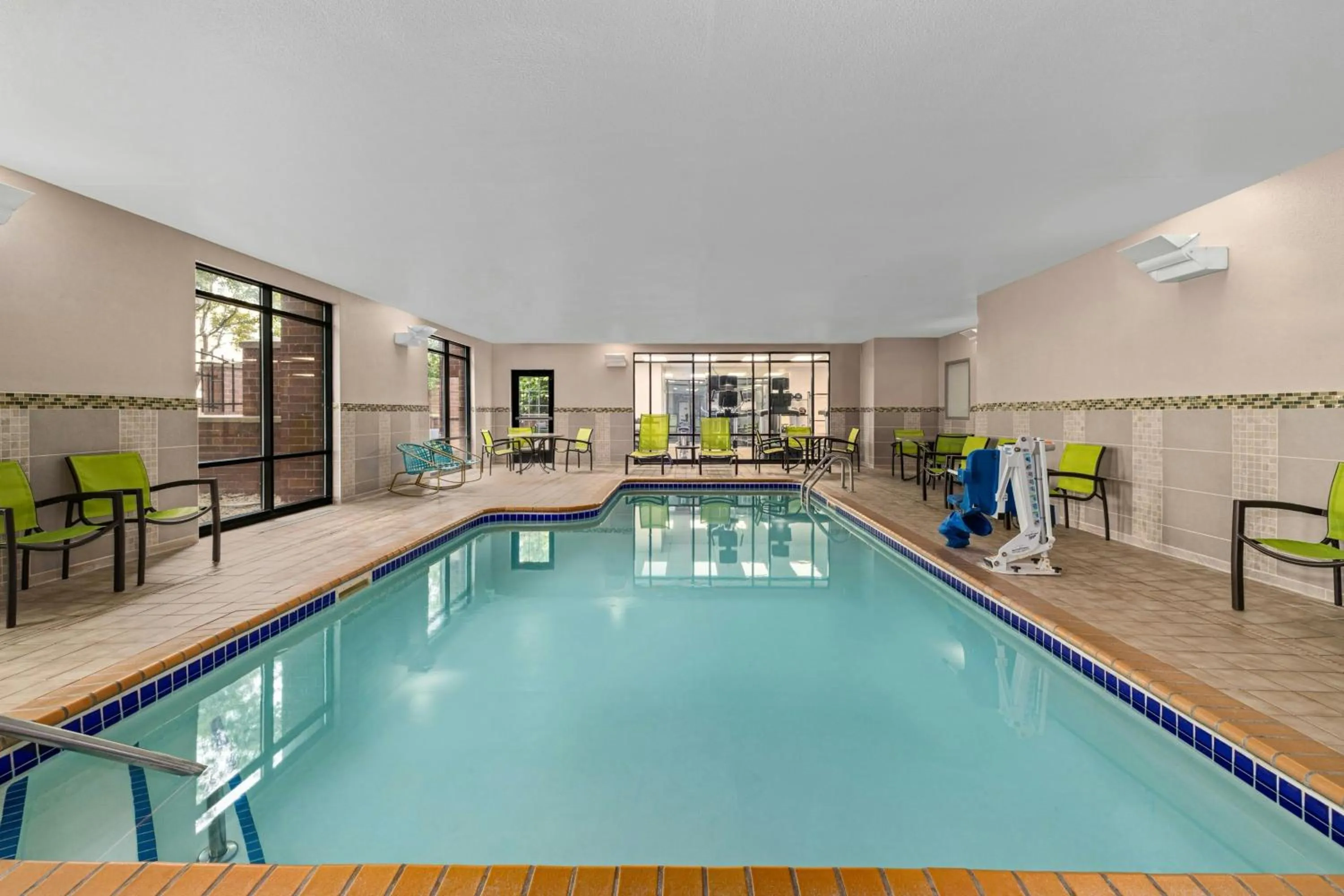 Swimming pool in SpringHill Suites Minneapolis Eden Prairie