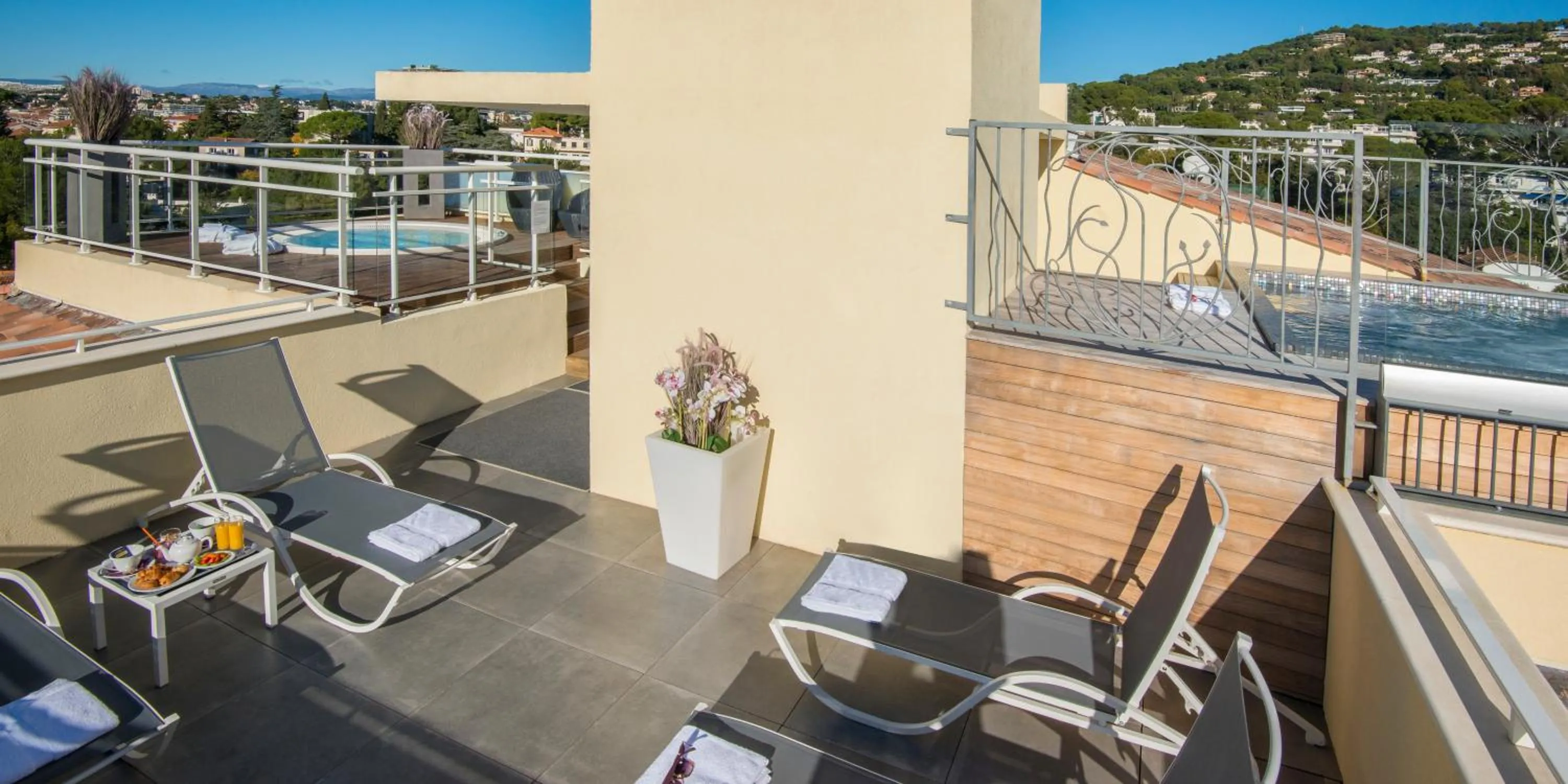 Area and facilities in La Bastide de l'Oliveraie