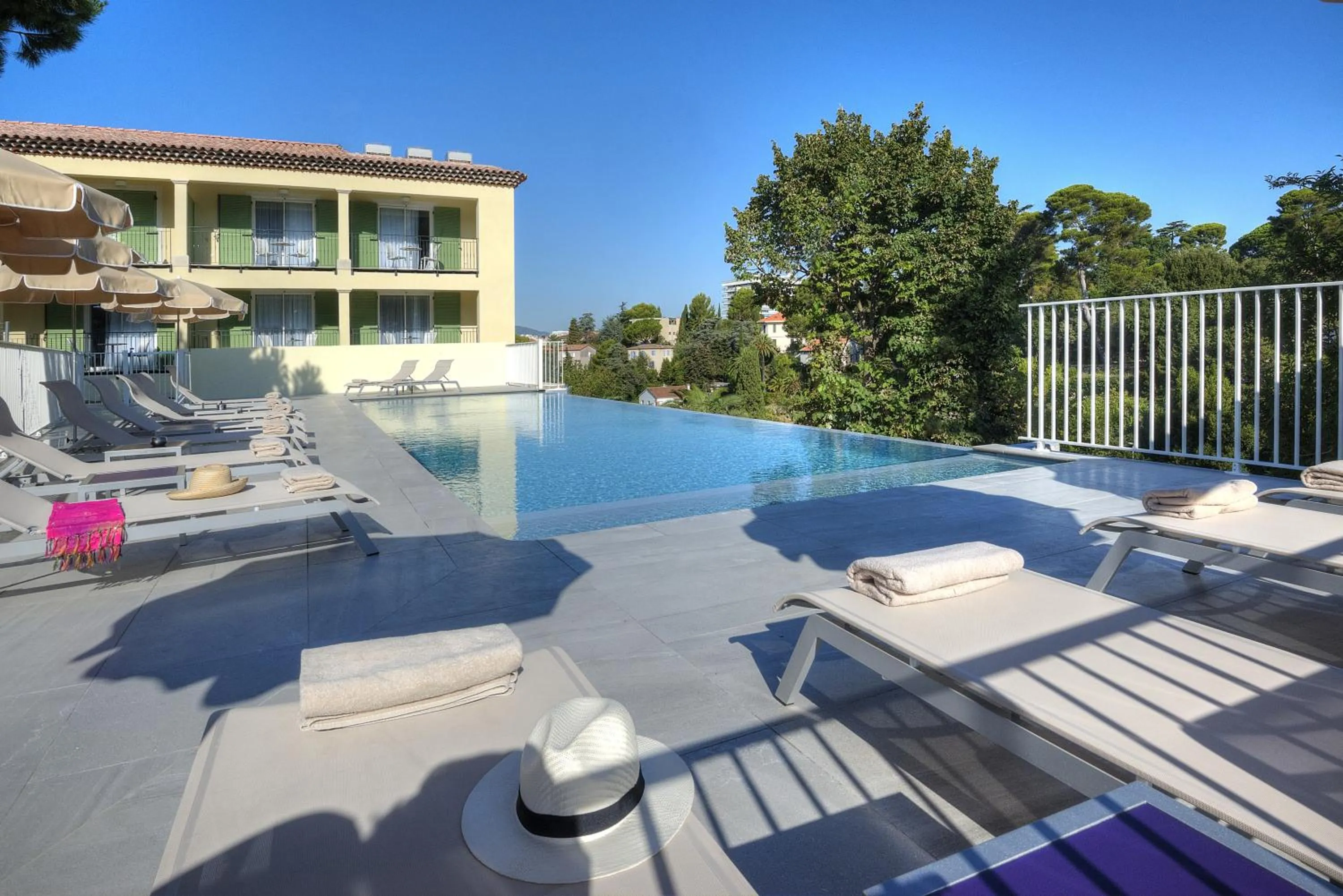 Property building in La Bastide de l'Oliveraie