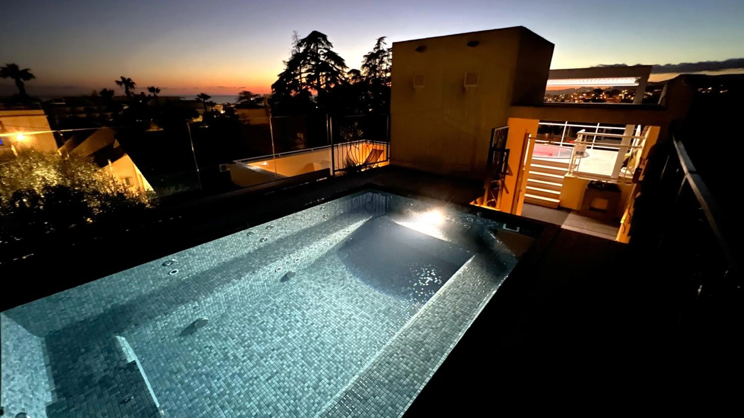 Hot Tub in La Bastide de l'Oliveraie