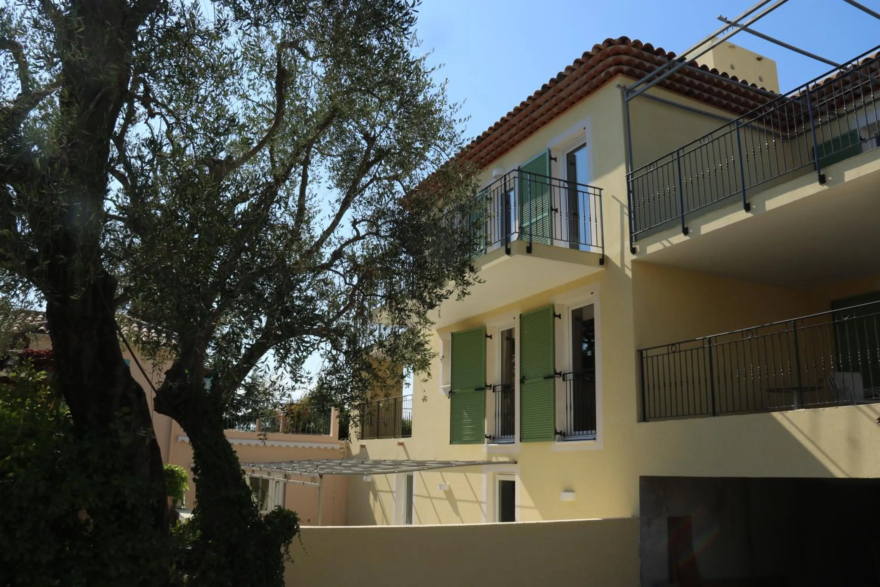 Property building in La Bastide de l'Oliveraie