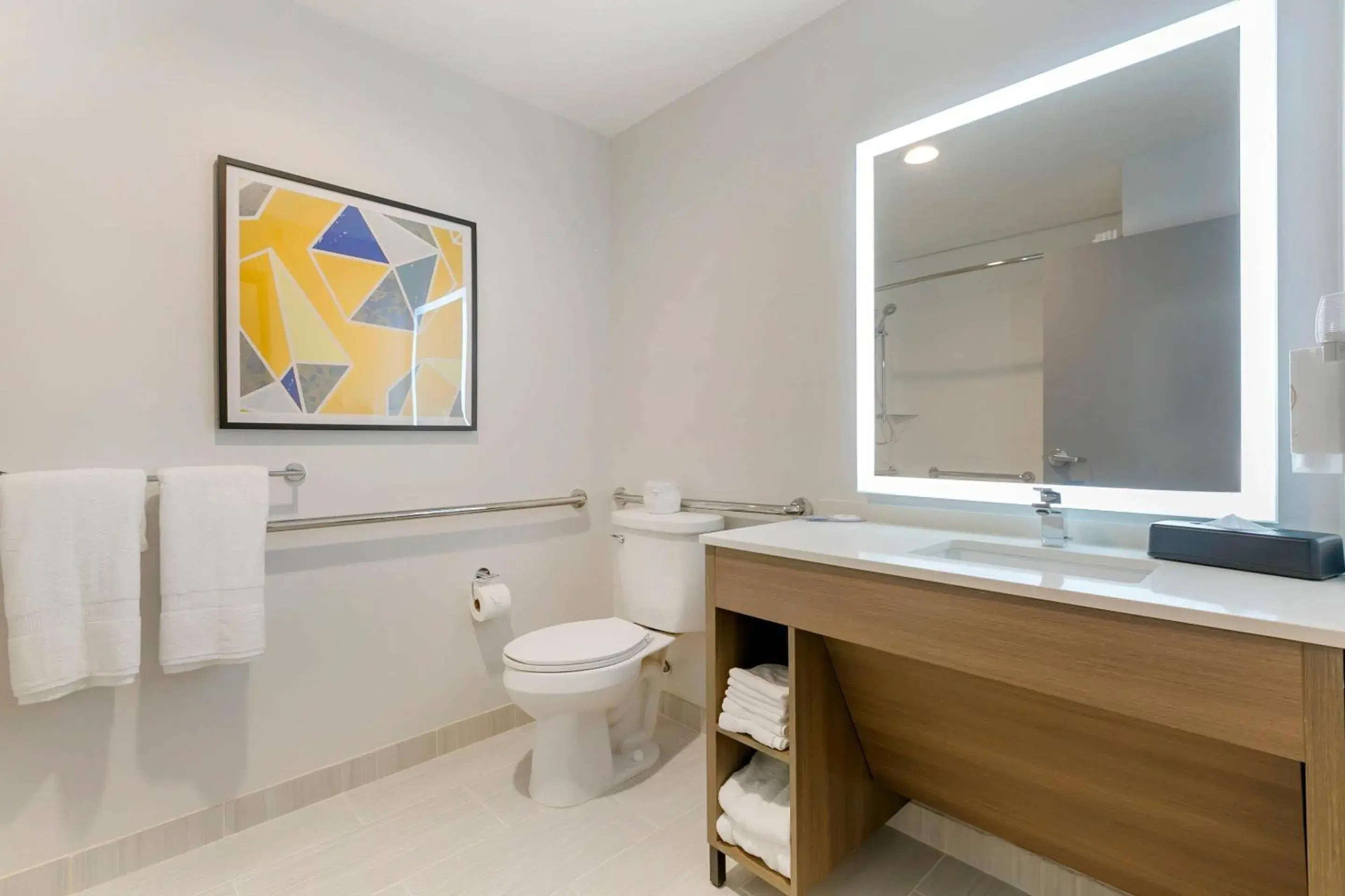 Bedroom in Comfort Inn & Suites Houma Bedroom in Comfort Inn & Suites Houma