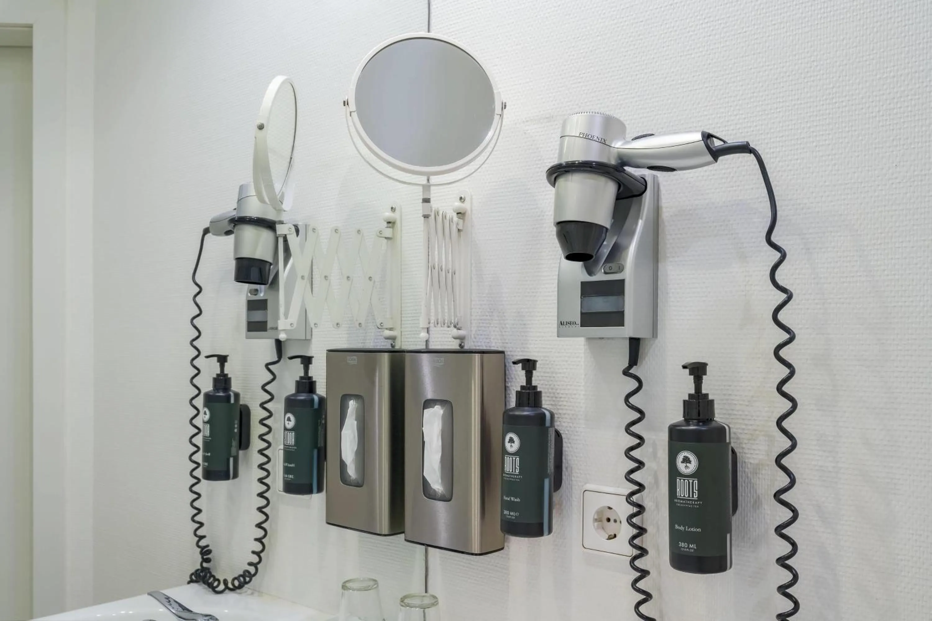 Bathroom in Aspire Kronprinz, Trademark Collection by Wyndham