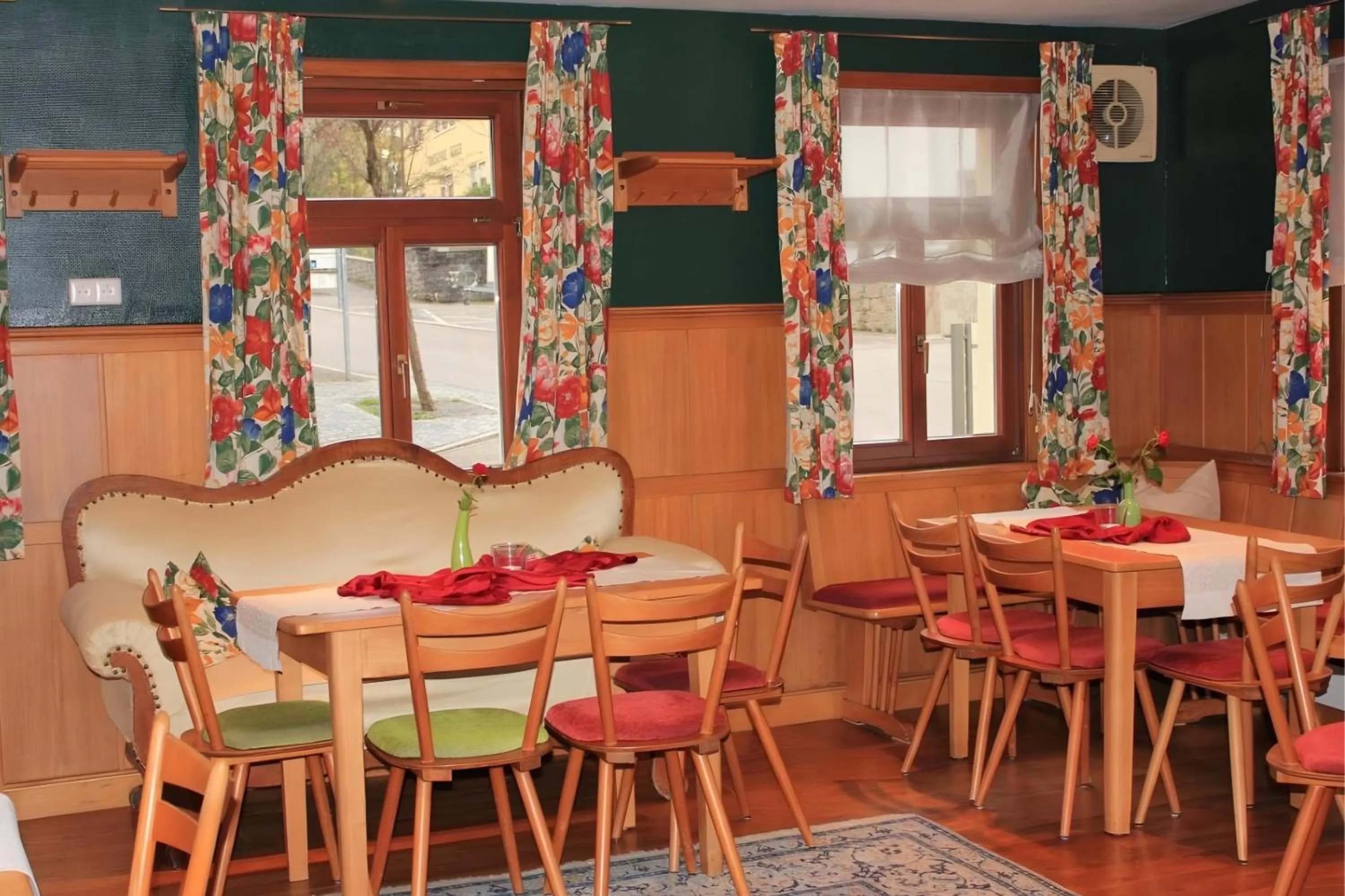 Restaurant/places to eat in Hotel Kronprinz