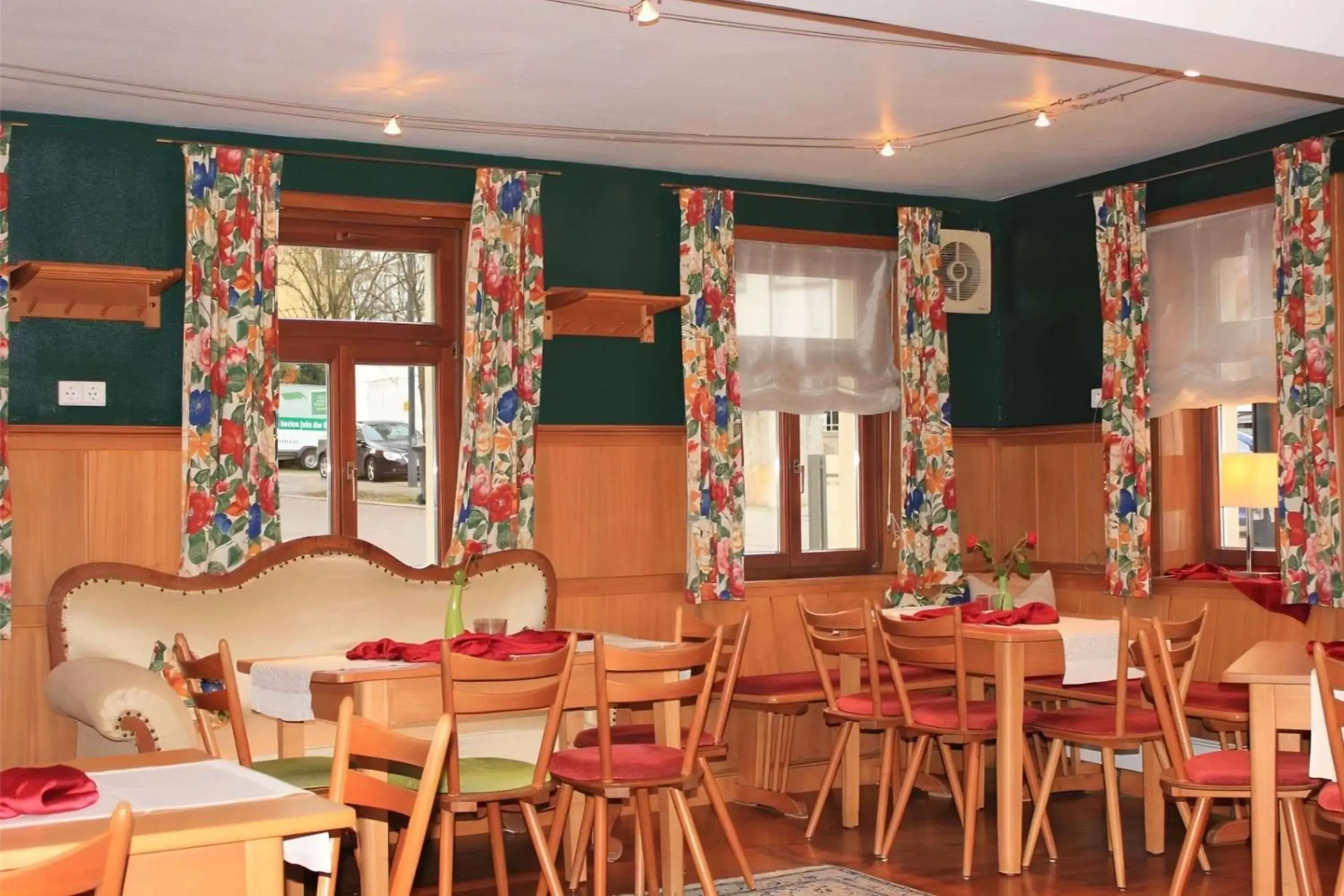 Restaurant/places to eat in Hotel Kronprinz Restaurant/places to eat in Hotel Kronprinz