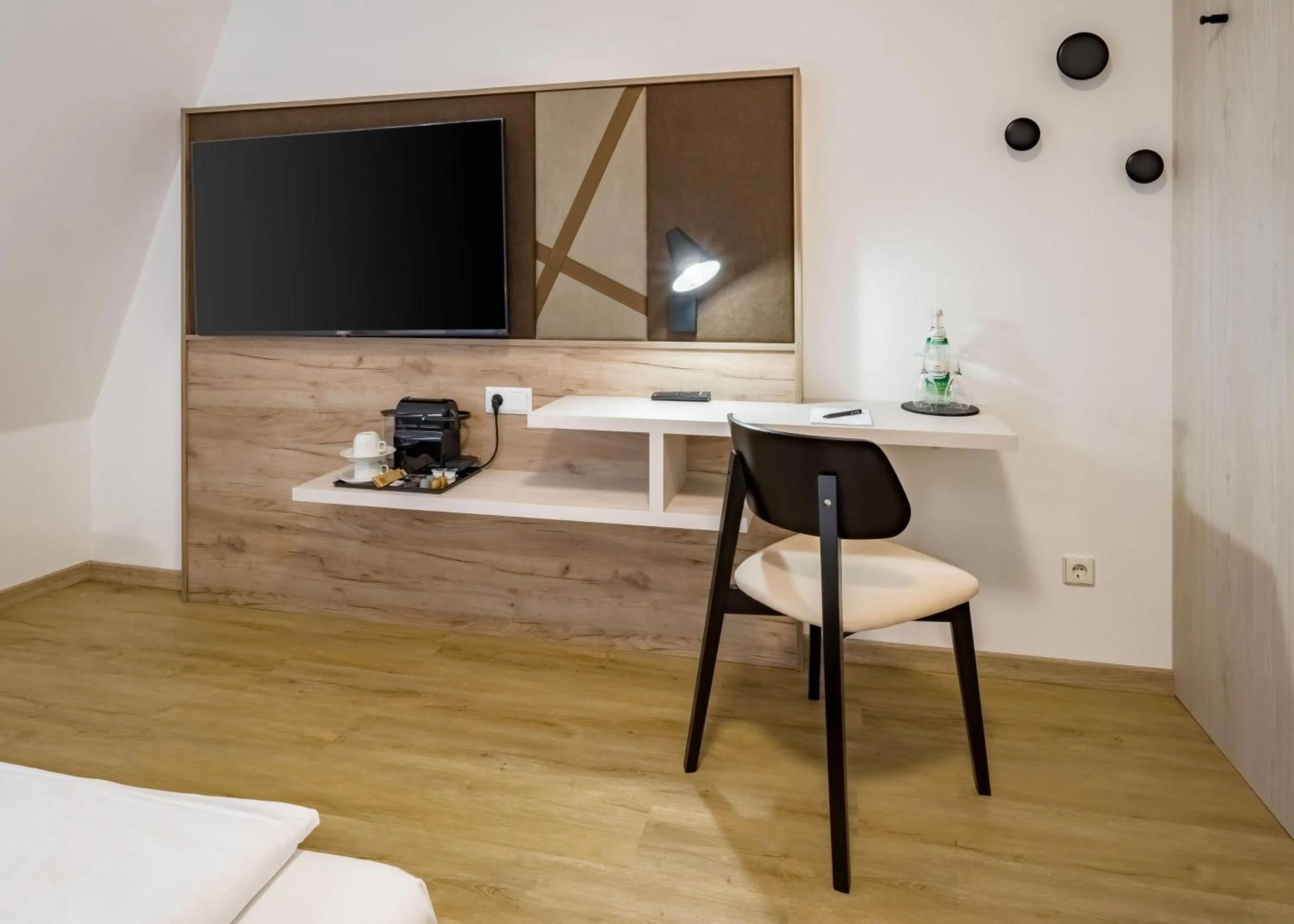 Photo of the whole room in Aspire Kronprinz, Trademark Collection by Wyndham