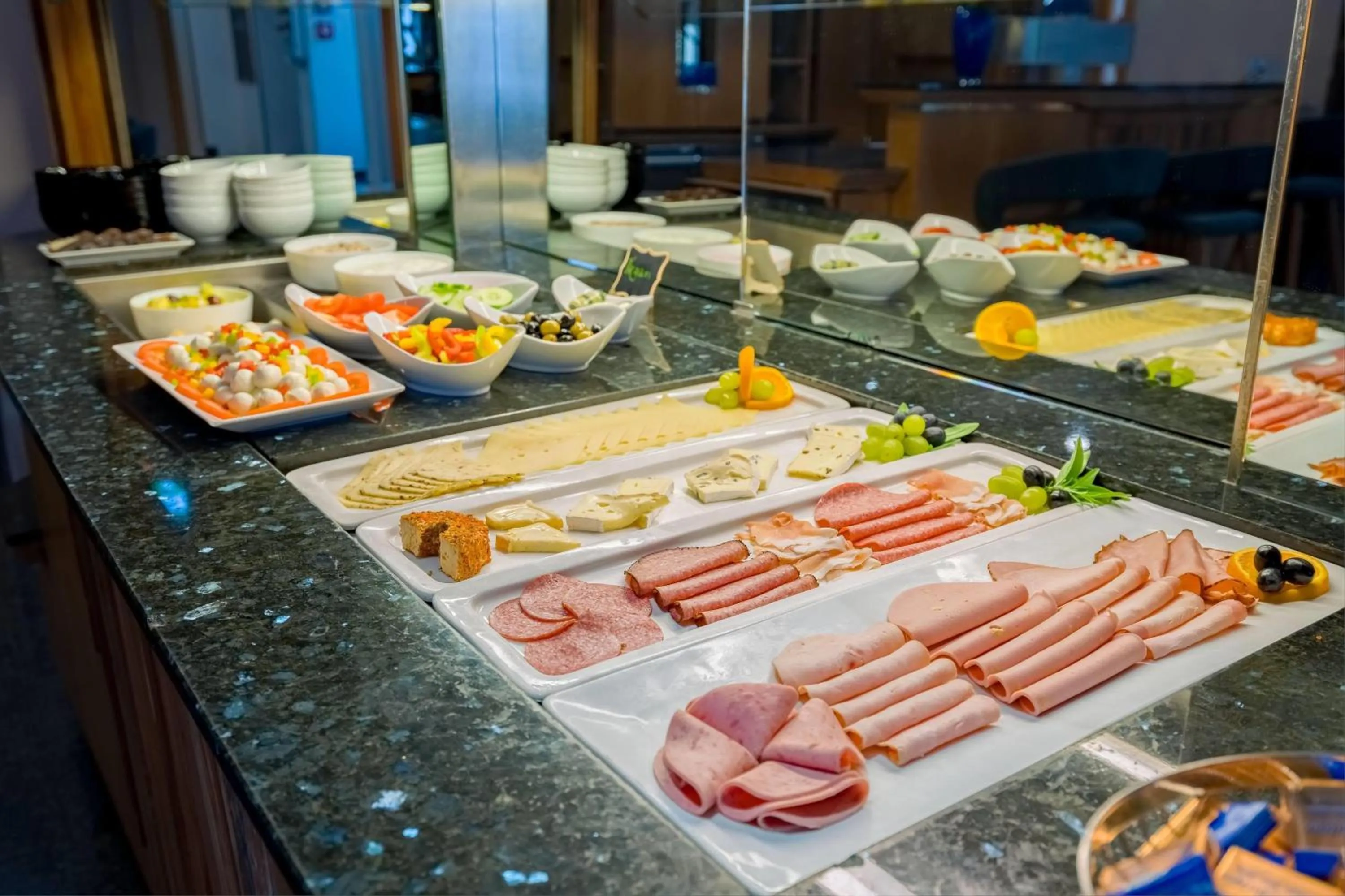 Restaurant/places to eat in Aspire Kronprinz, Trademark Collection by Wyndham