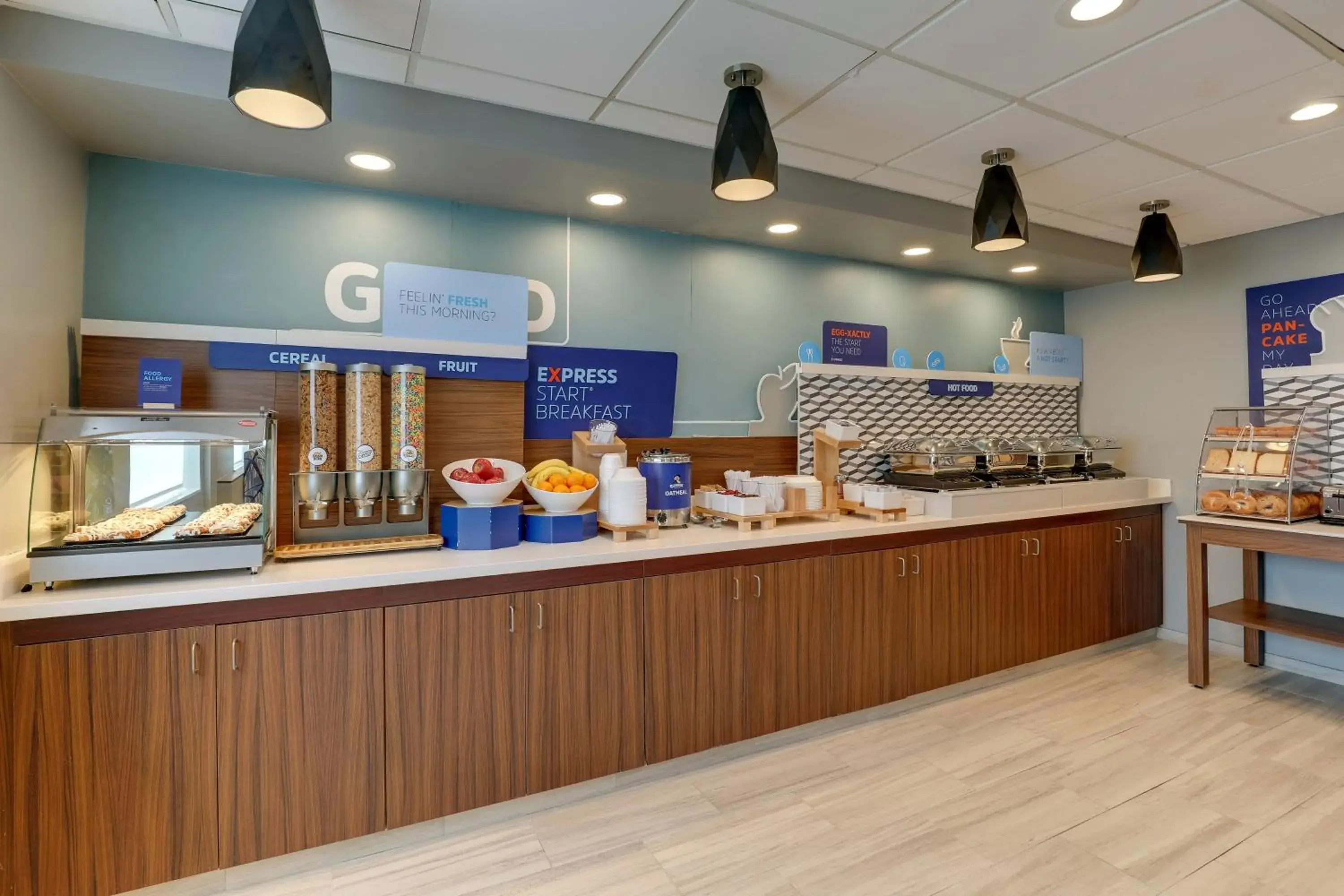 Breakfast in Holiday Inn Express Kenner - New Orleans Airport by IHG Breakfast in Holiday Inn Express Kenner - New Orleans Airport by IHG