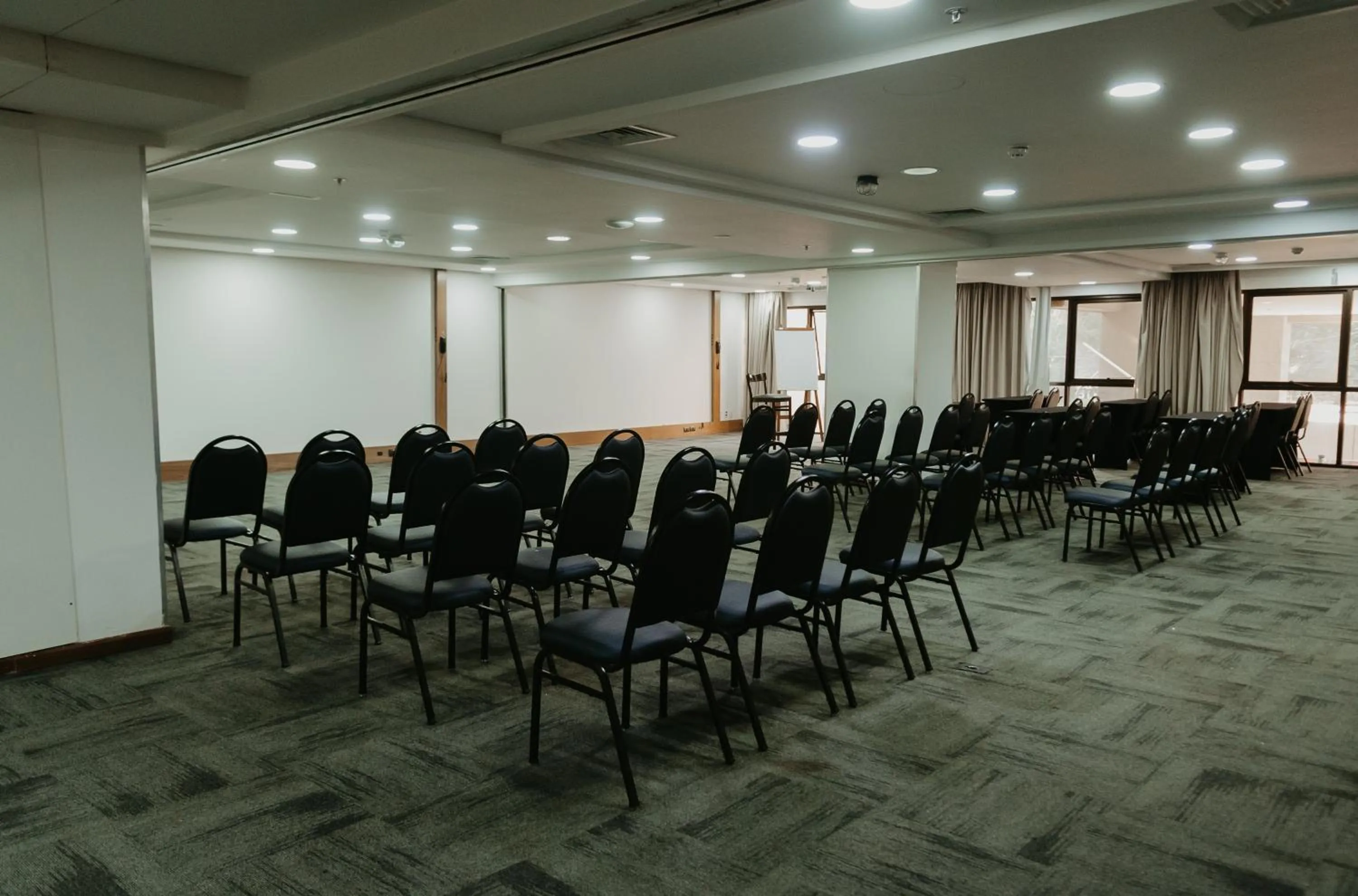 Meeting/conference room in Slaviero Hotel Porto Alegre Moinhos