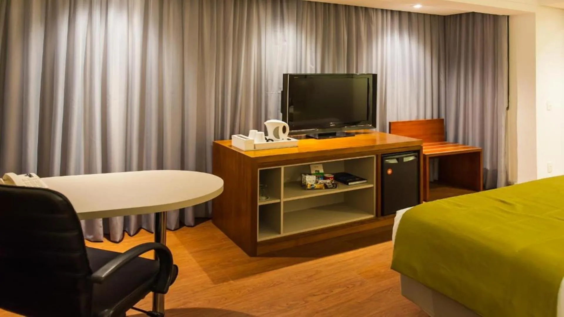 TV and multimedia in Slaviero Porto Alegre Moinhos