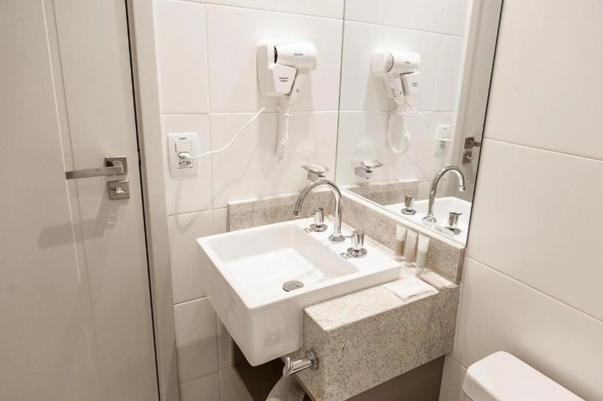 Toilet in Slaviero Porto Alegre Moinhos