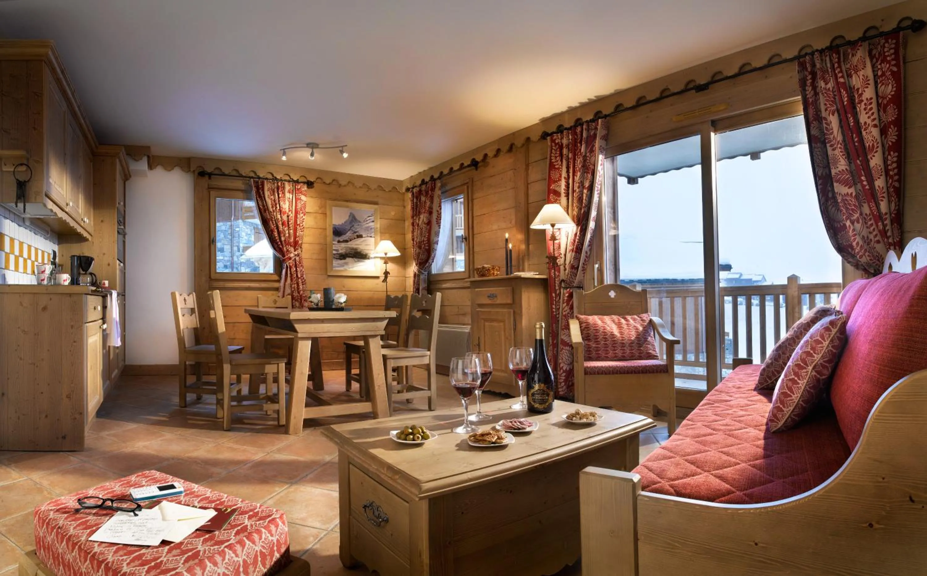Dining area in CGH Résidence Boutique Le Hameau De Pierre Blanche