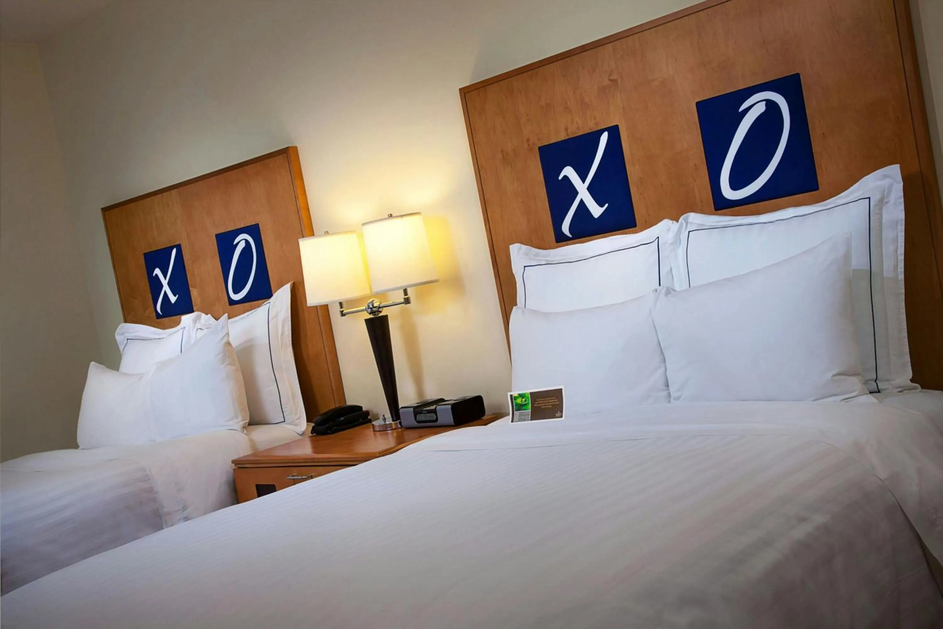 Photo of the whole room, Bed in Renaissance Walnut Creek Hotel