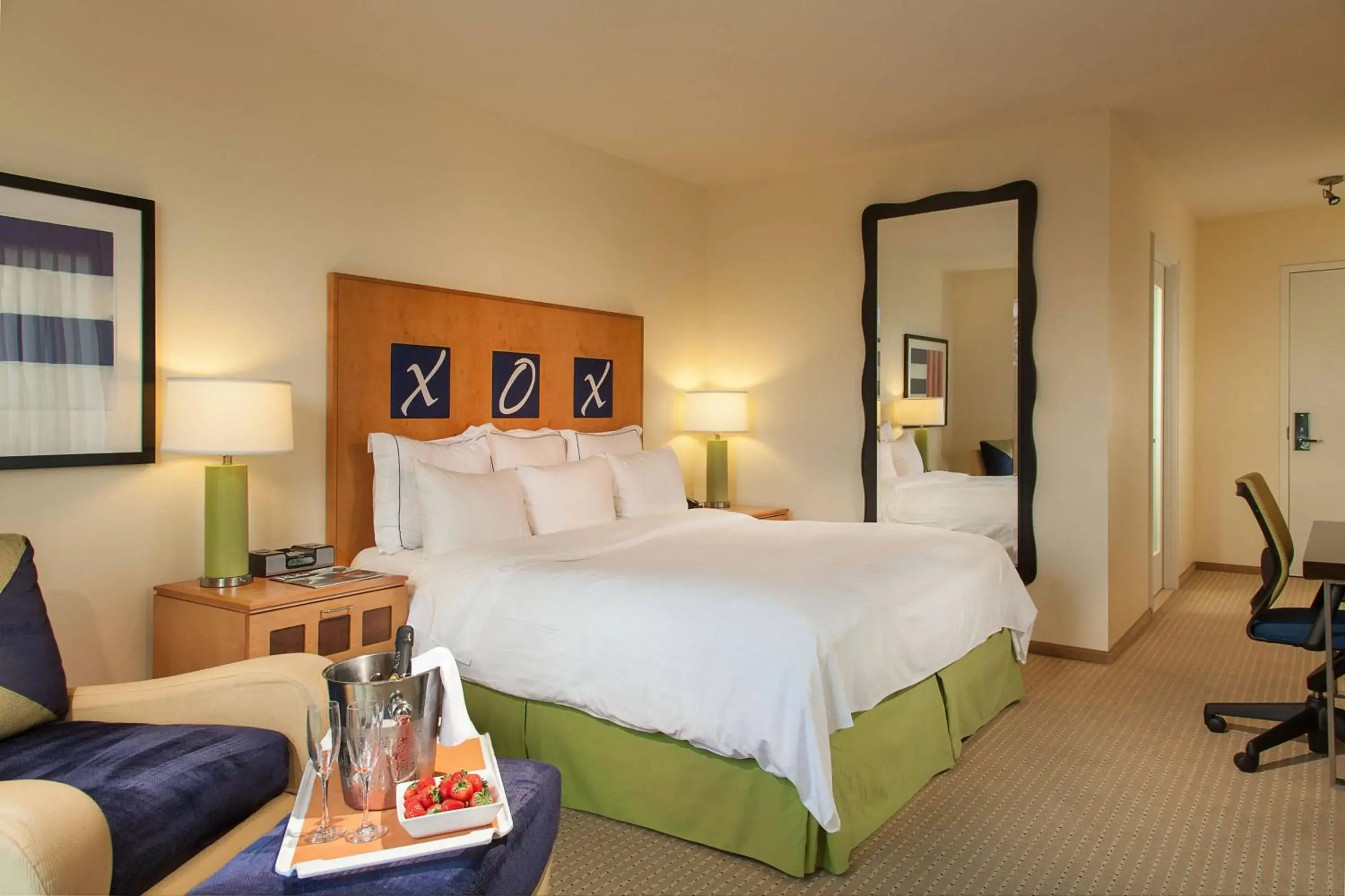 King or Double Room in Renaissance Walnut Creek Hotel King or Double Room in Renaissance Walnut Creek Hotel