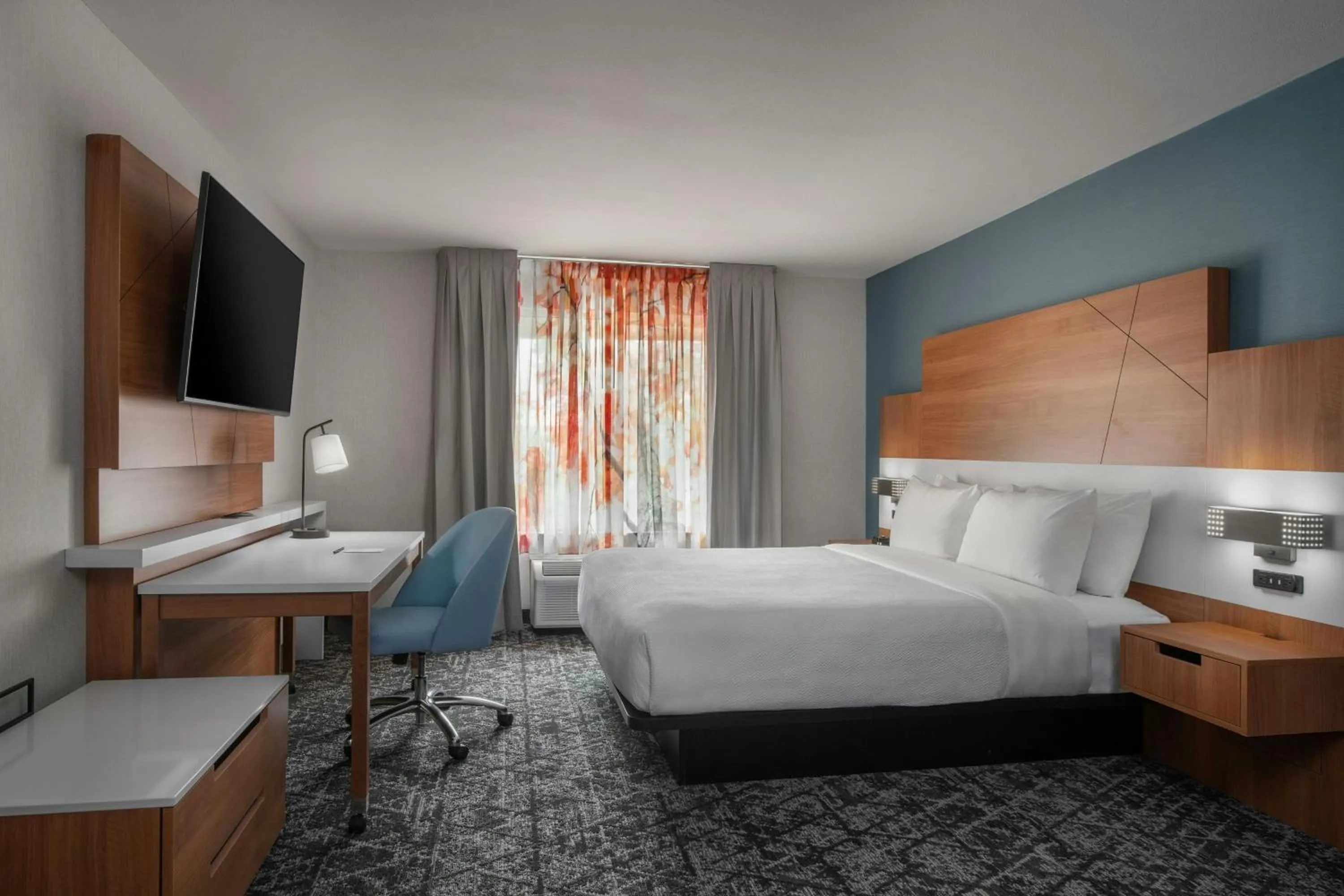 Photo of the whole room, Bed in Fairfield Inn & Suites Oakland Hayward