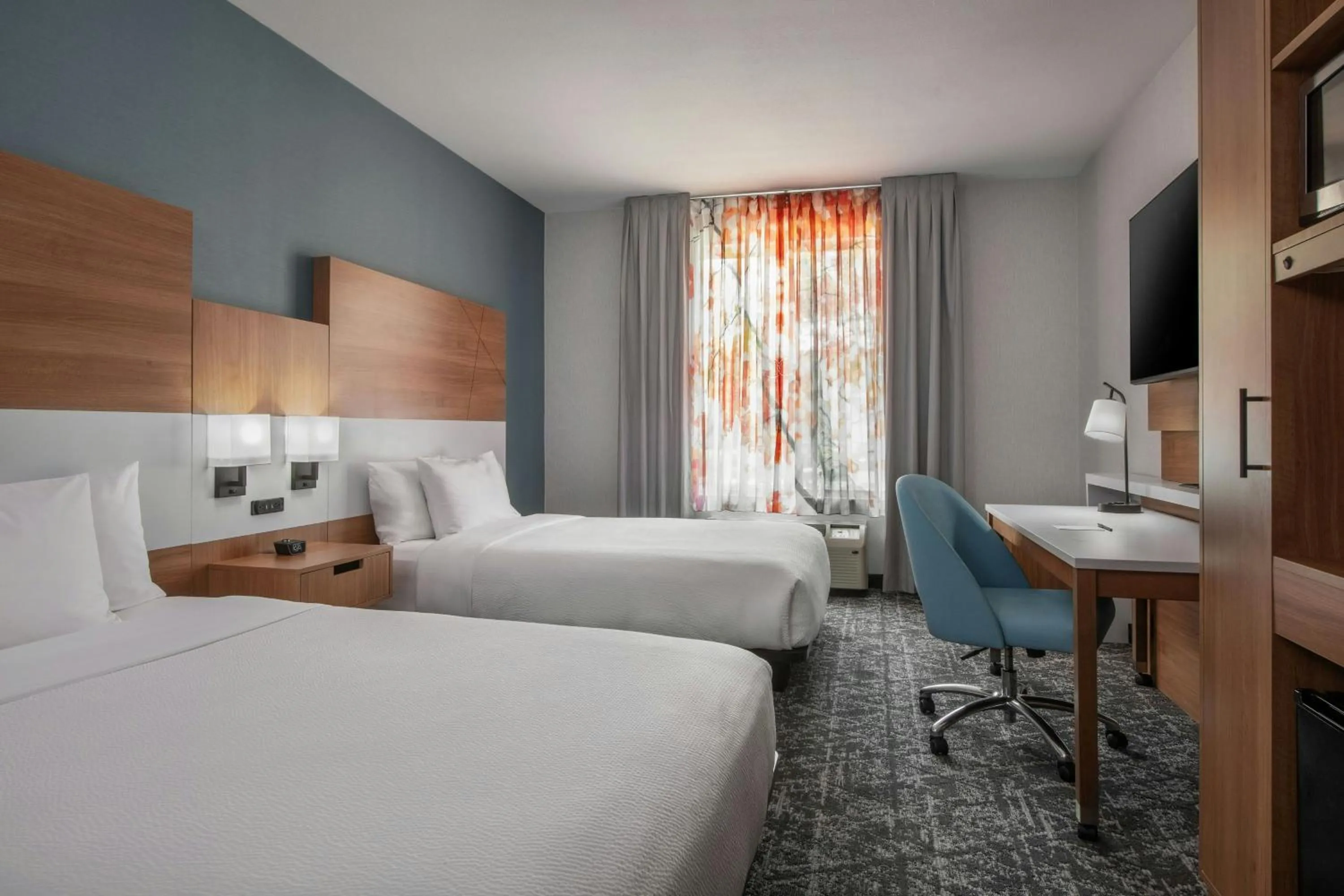 Photo of the whole room, Bed in Fairfield Inn & Suites Oakland Hayward