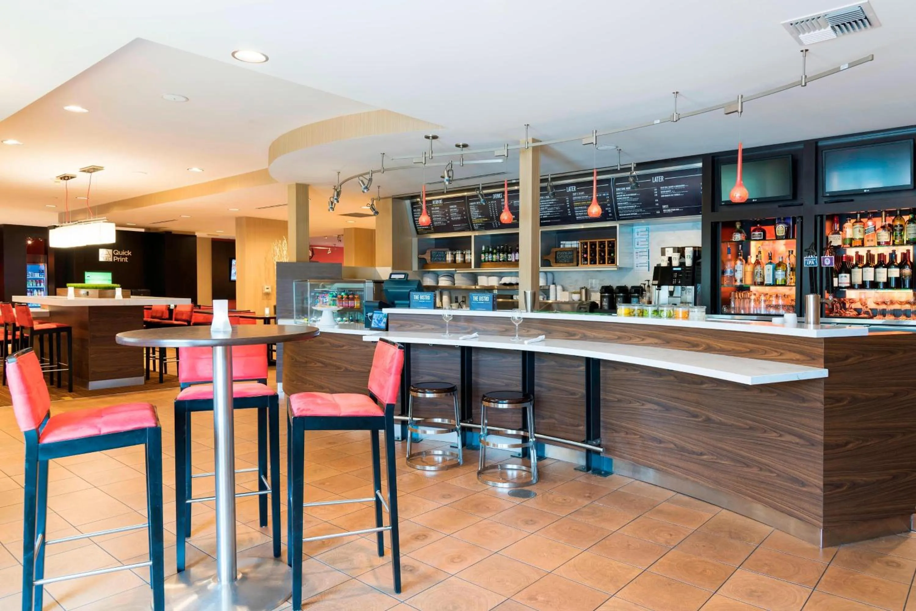 Restaurant/places to eat in Courtyard by Marriott Livermore