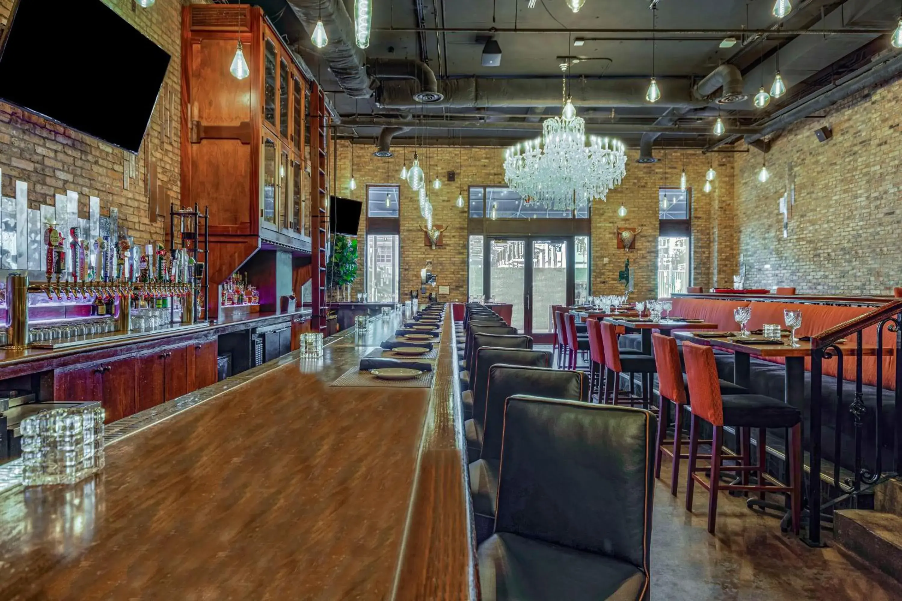 Lounge or bar in Embassy Suites Houston - Downtown Lounge or bar in Embassy Suites Houston - Downtown