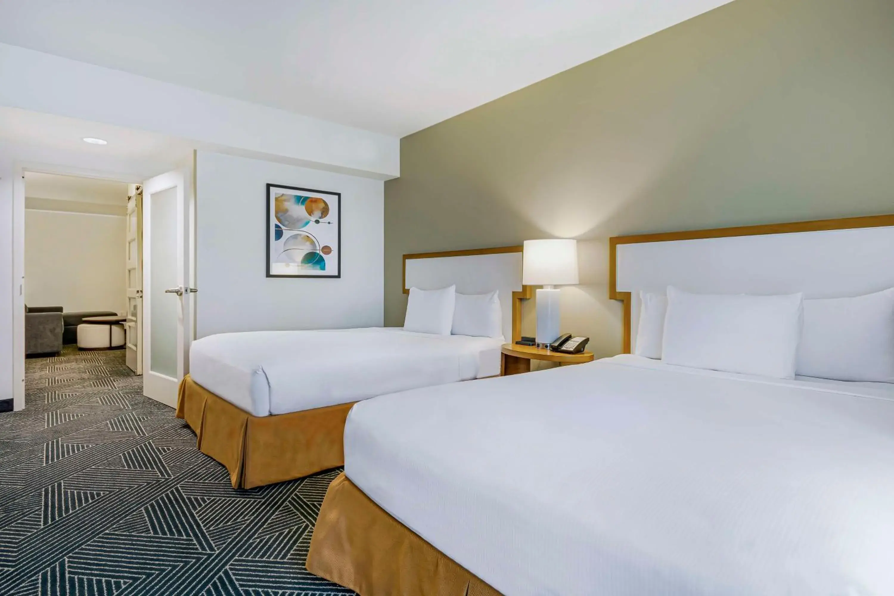 Bed in Embassy Suites Houston - Downtown Bed in Embassy Suites Houston - Downtown