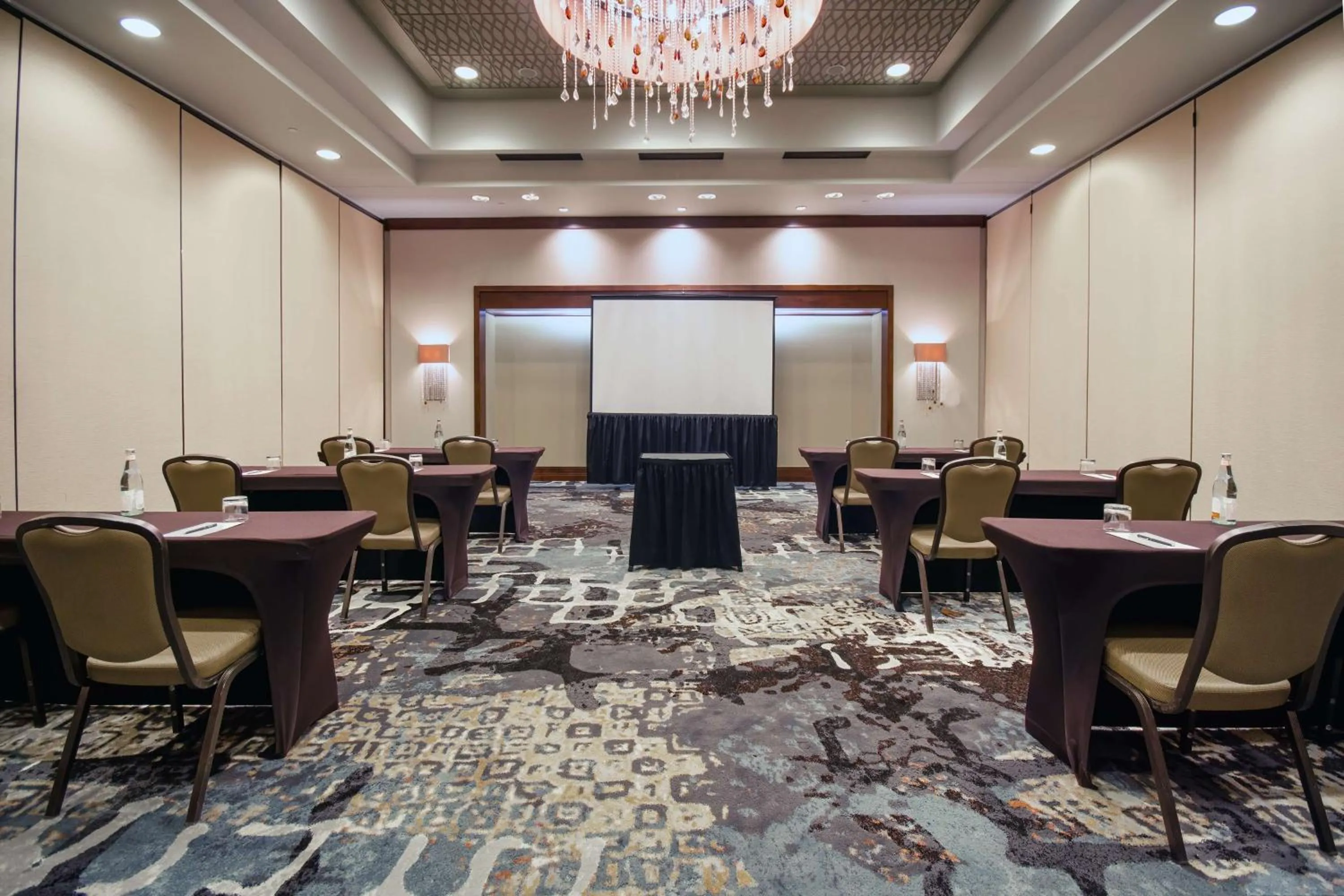 Meeting/conference room in Embassy Suites Houston - Downtown