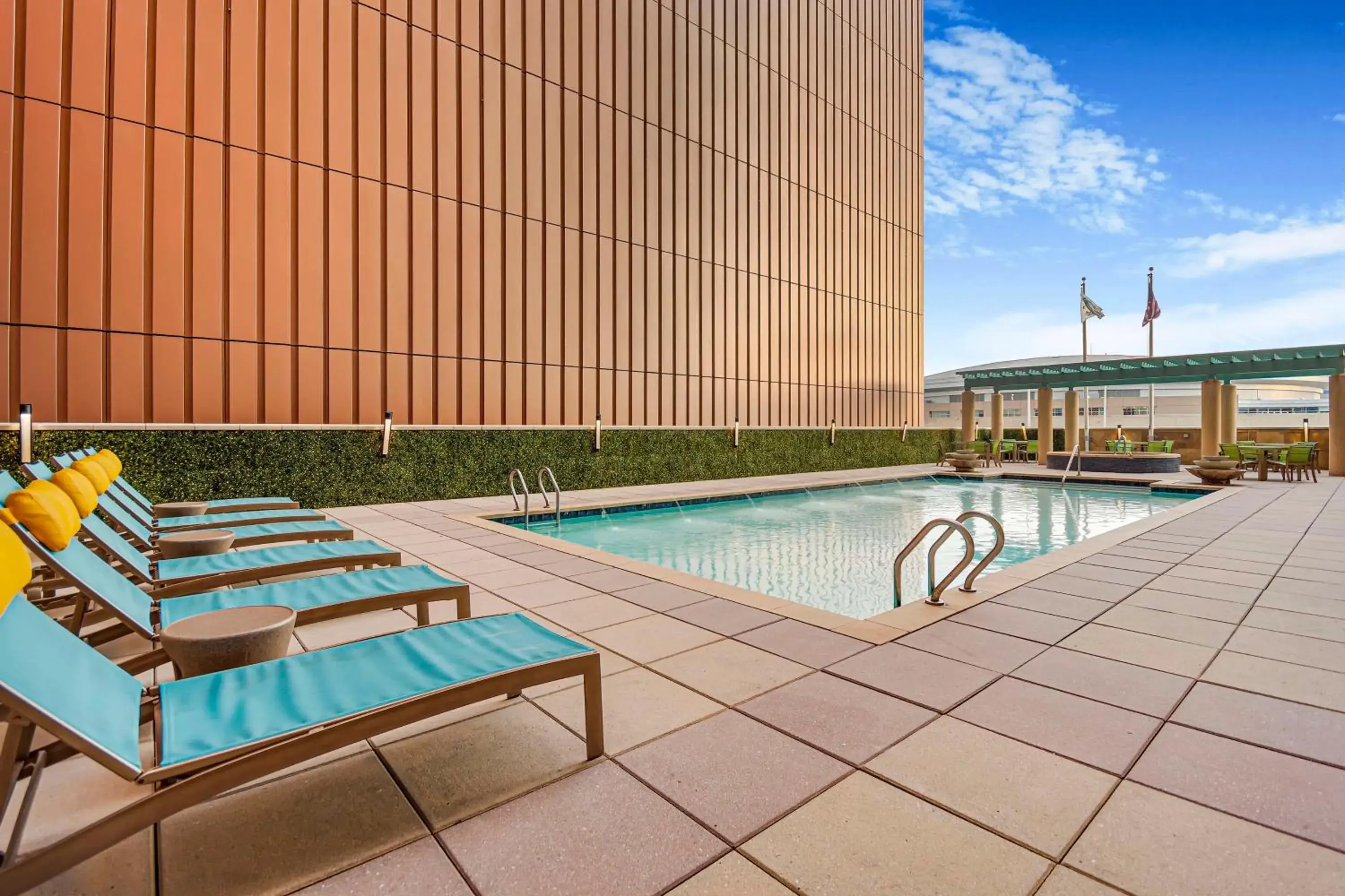Pool view in Embassy Suites Houston - Downtown Pool view in Embassy Suites Houston - Downtown