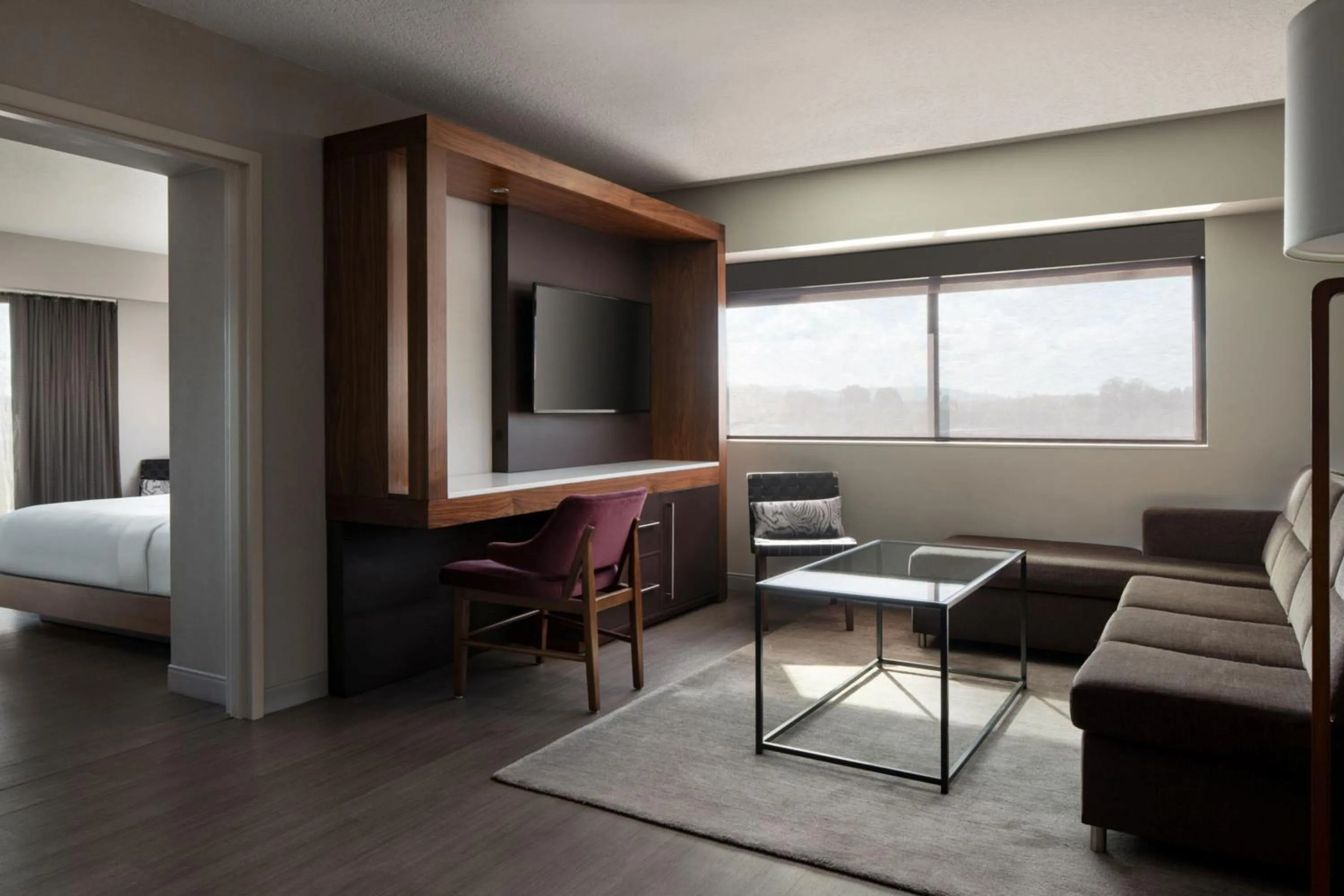 Living room, Bed in Walnut Creek Marriott