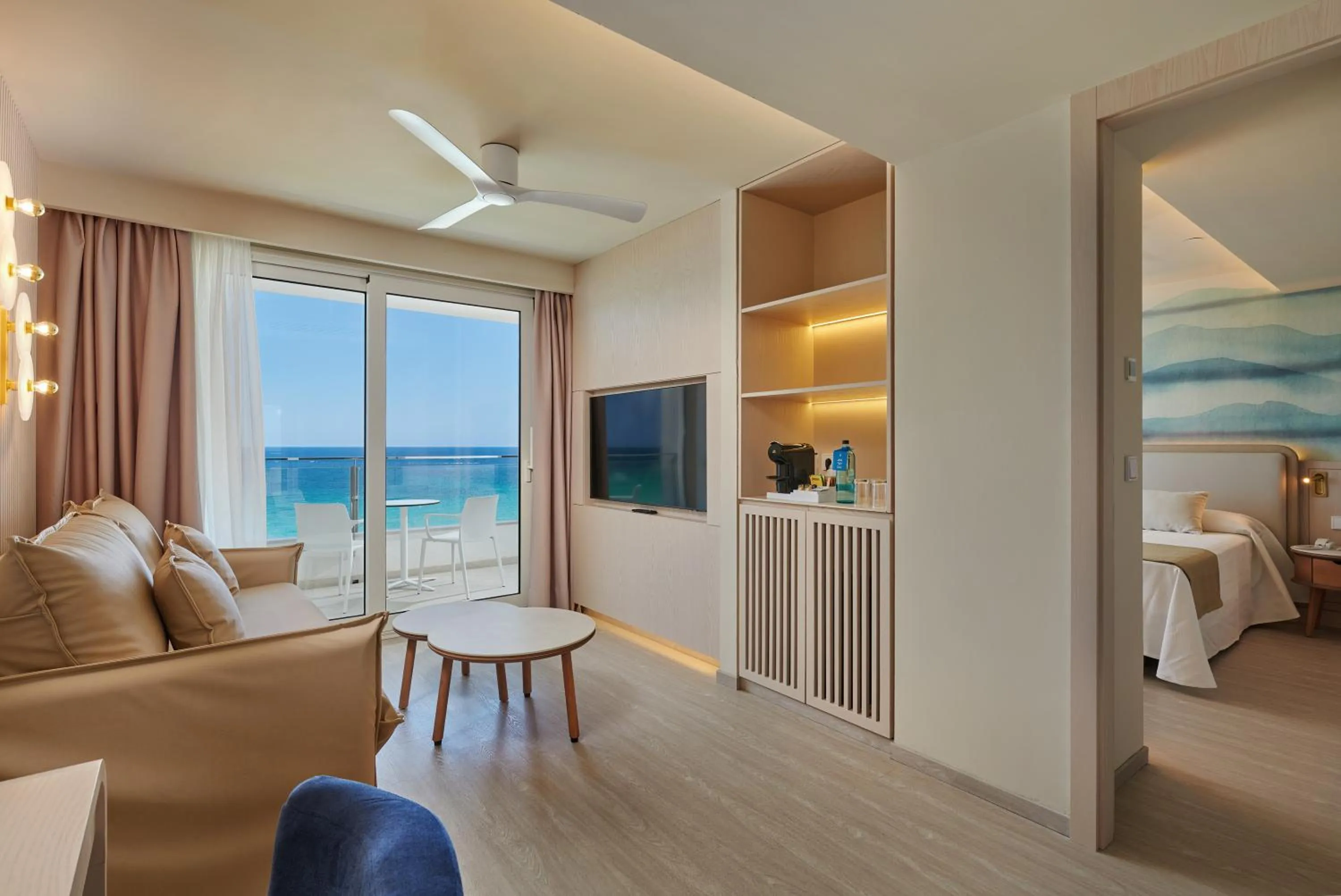 Sea view, Bed in Hipotels Flamenco